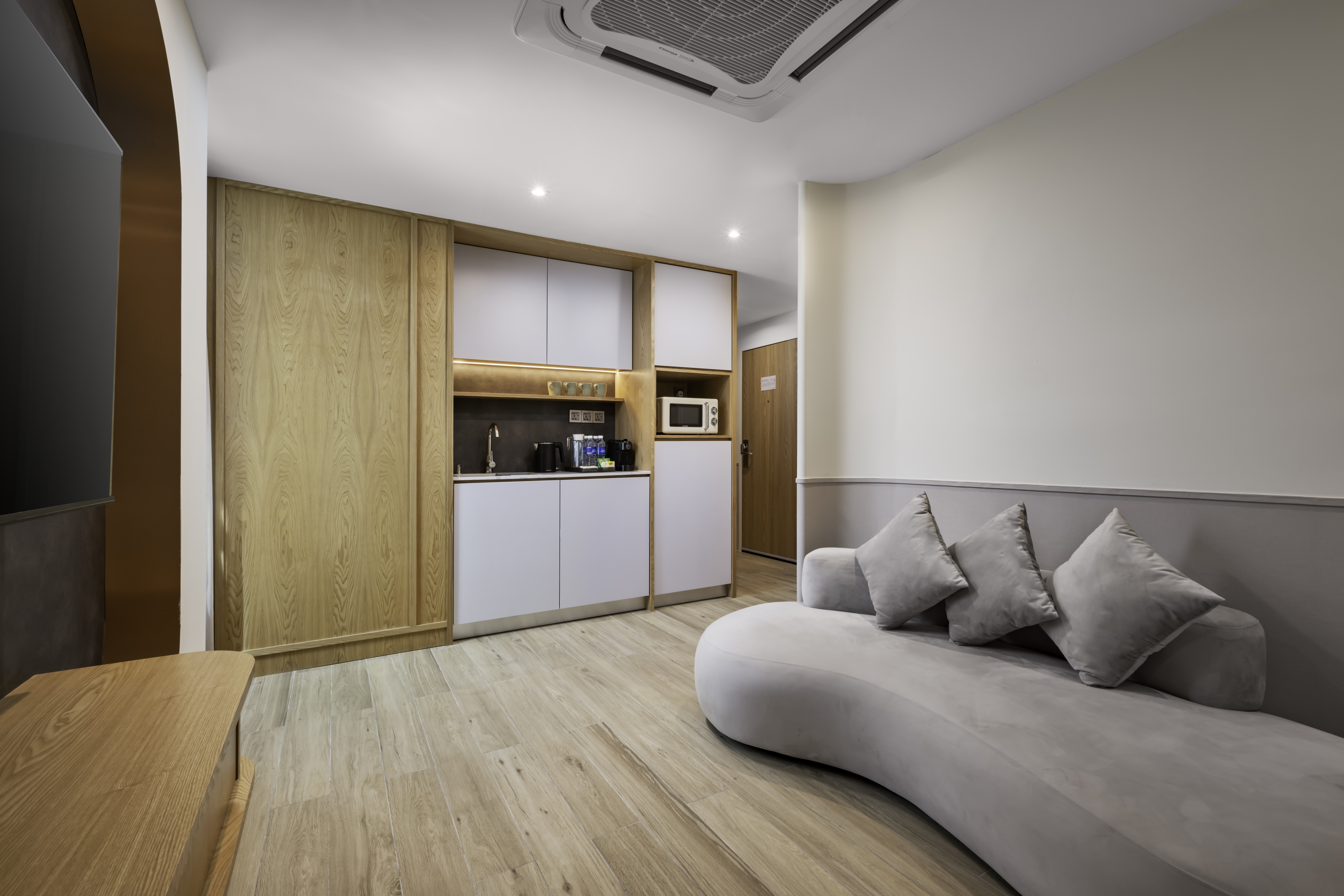 Studio Two Queen Beds