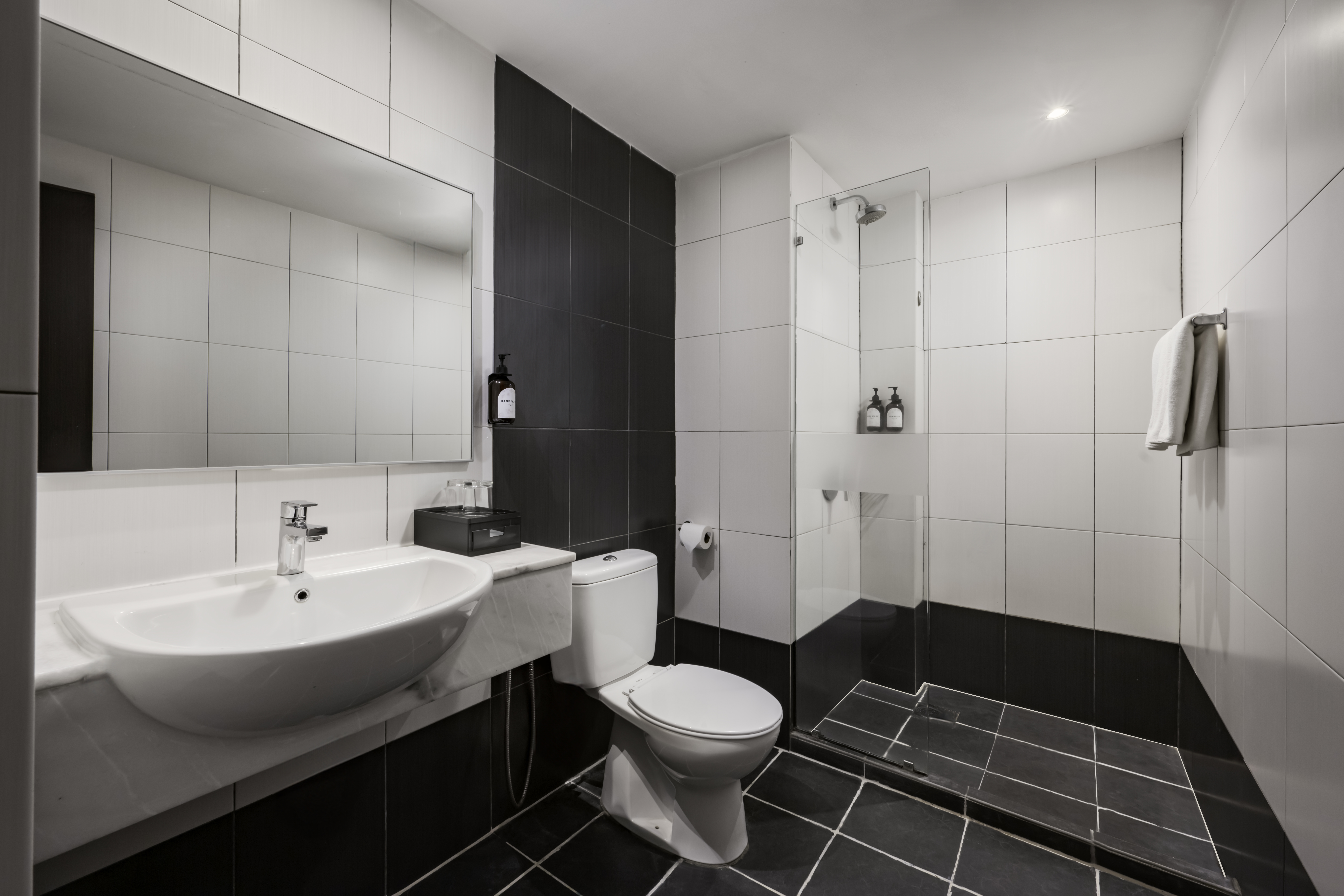 Double Deluxe King Bed