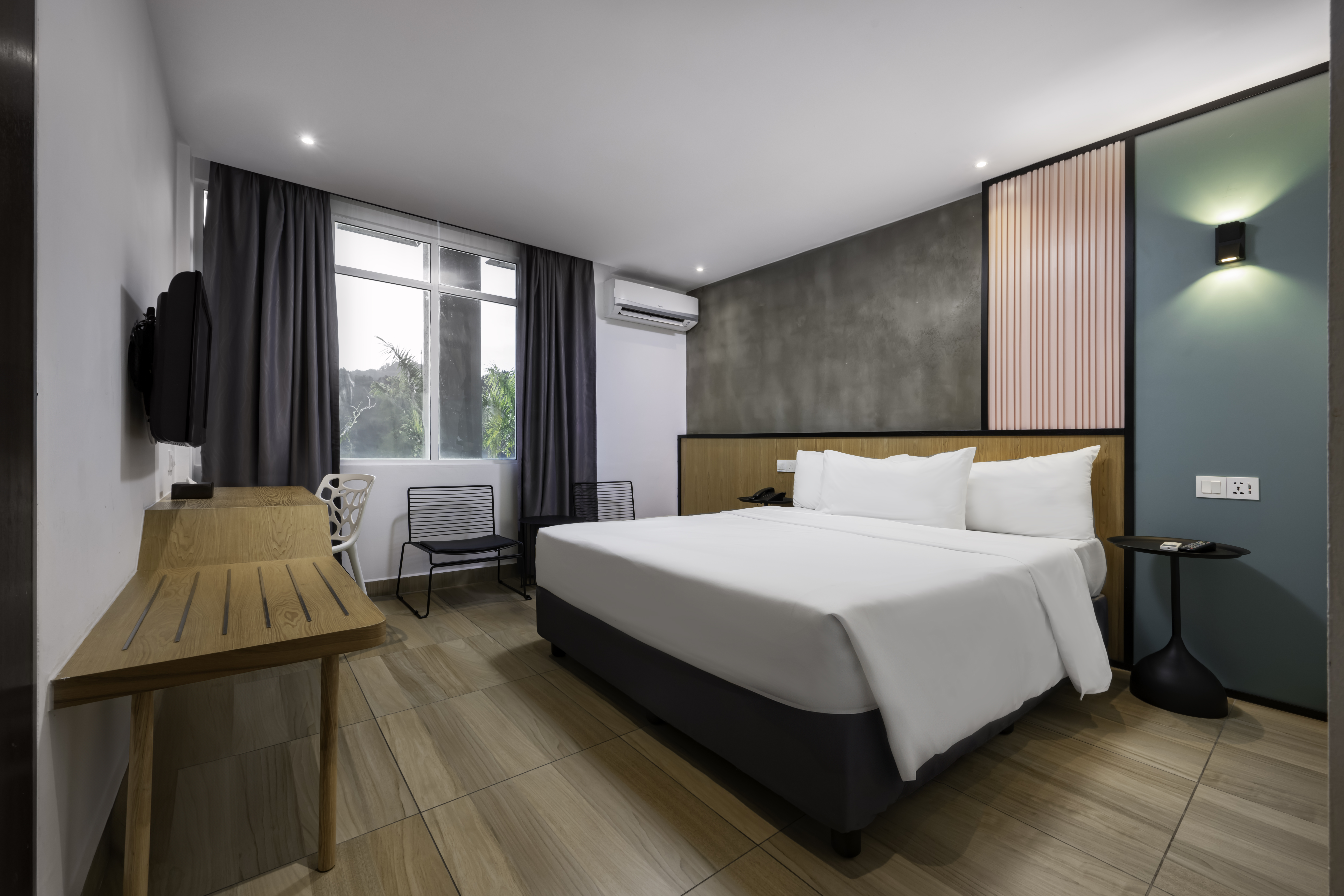 Double Deluxe King Bed