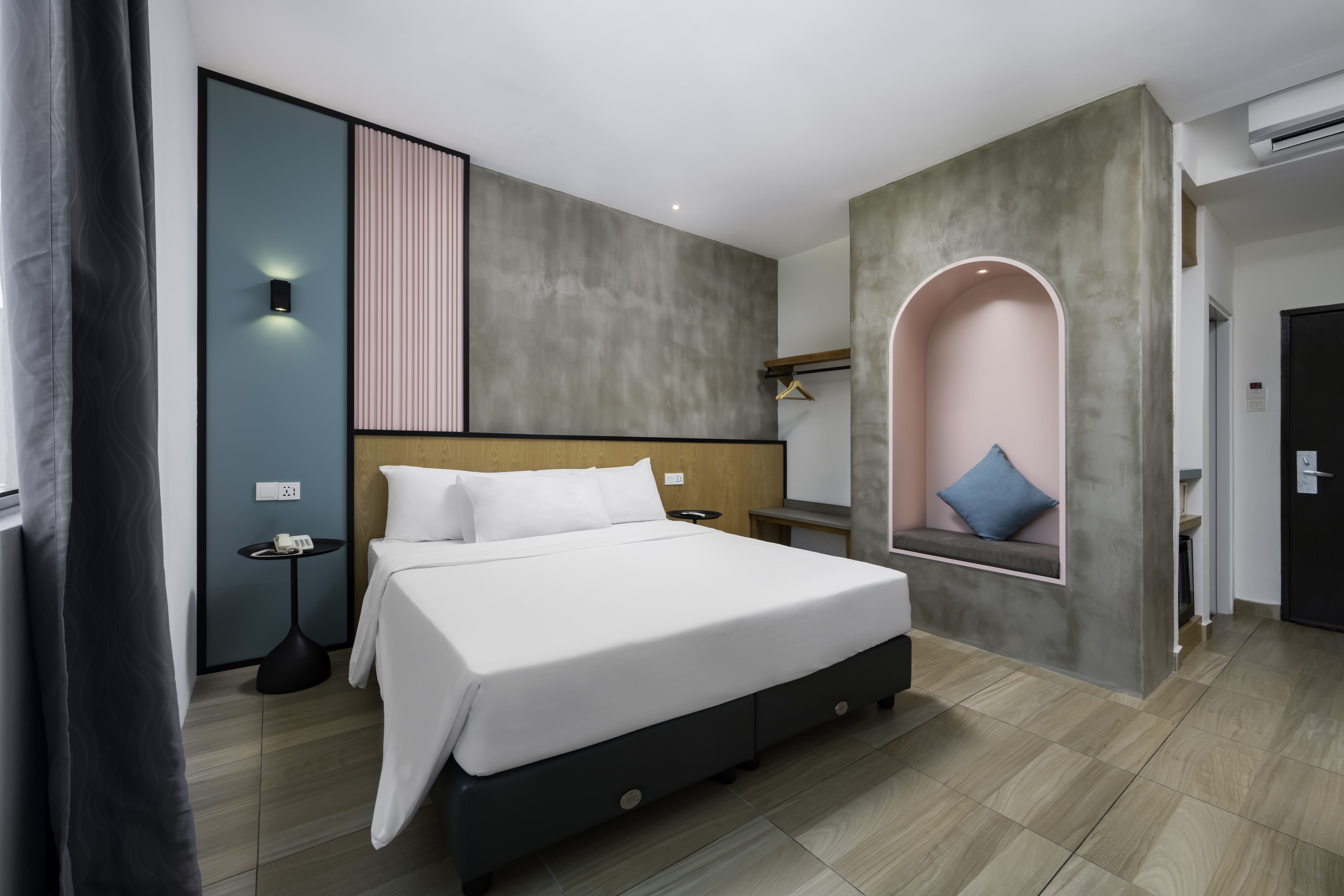 Double Deluxe King Bed