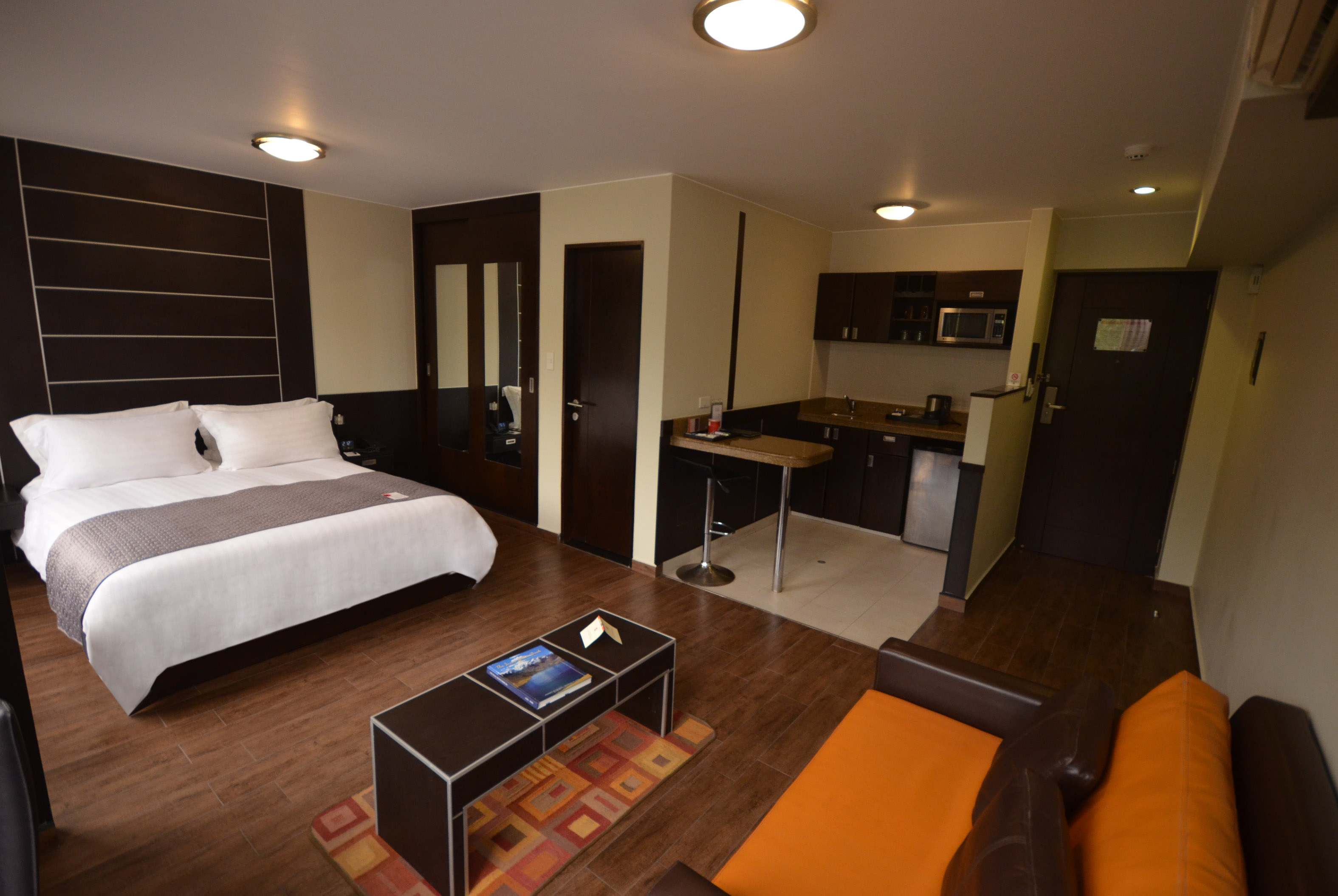 Suite Deluxe Queen Bed