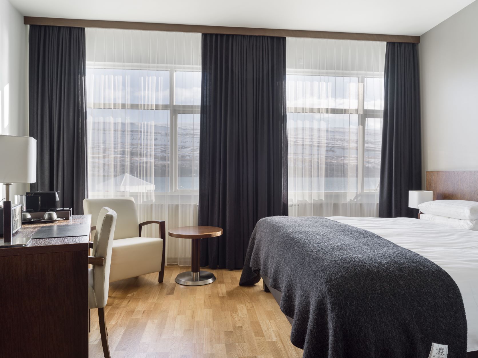 Double Deluxe One Bed