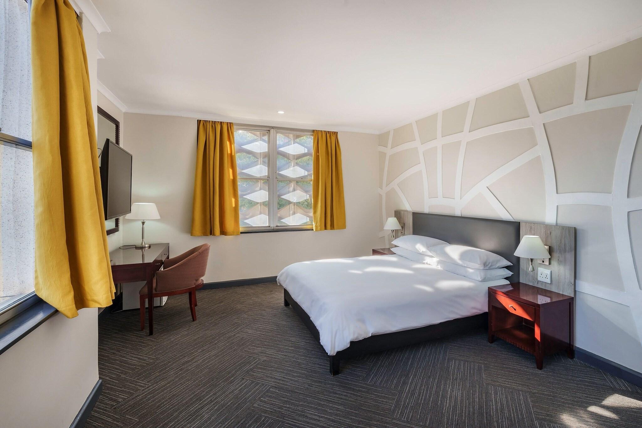 Suite City View King Bed