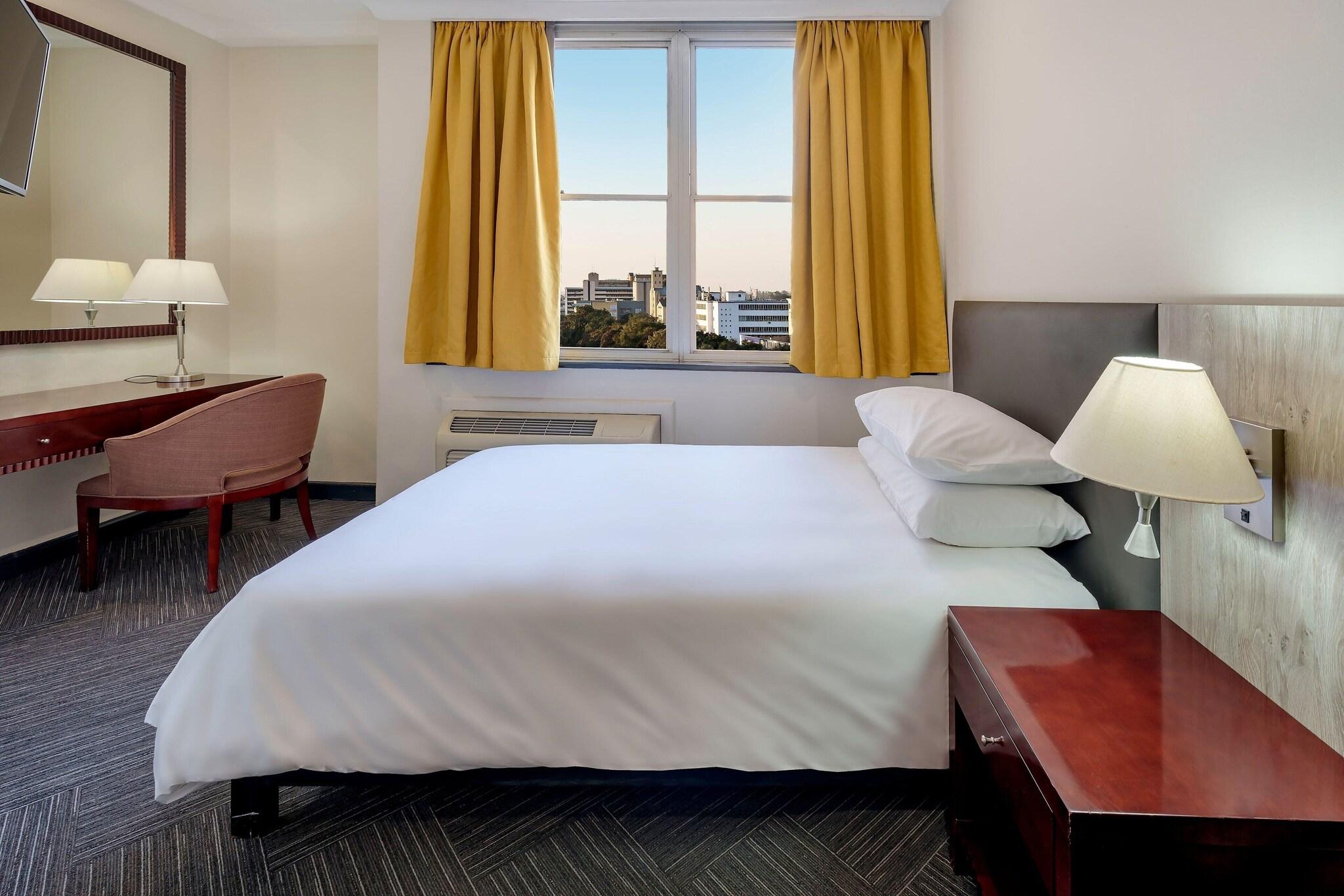 Double City View King Bed