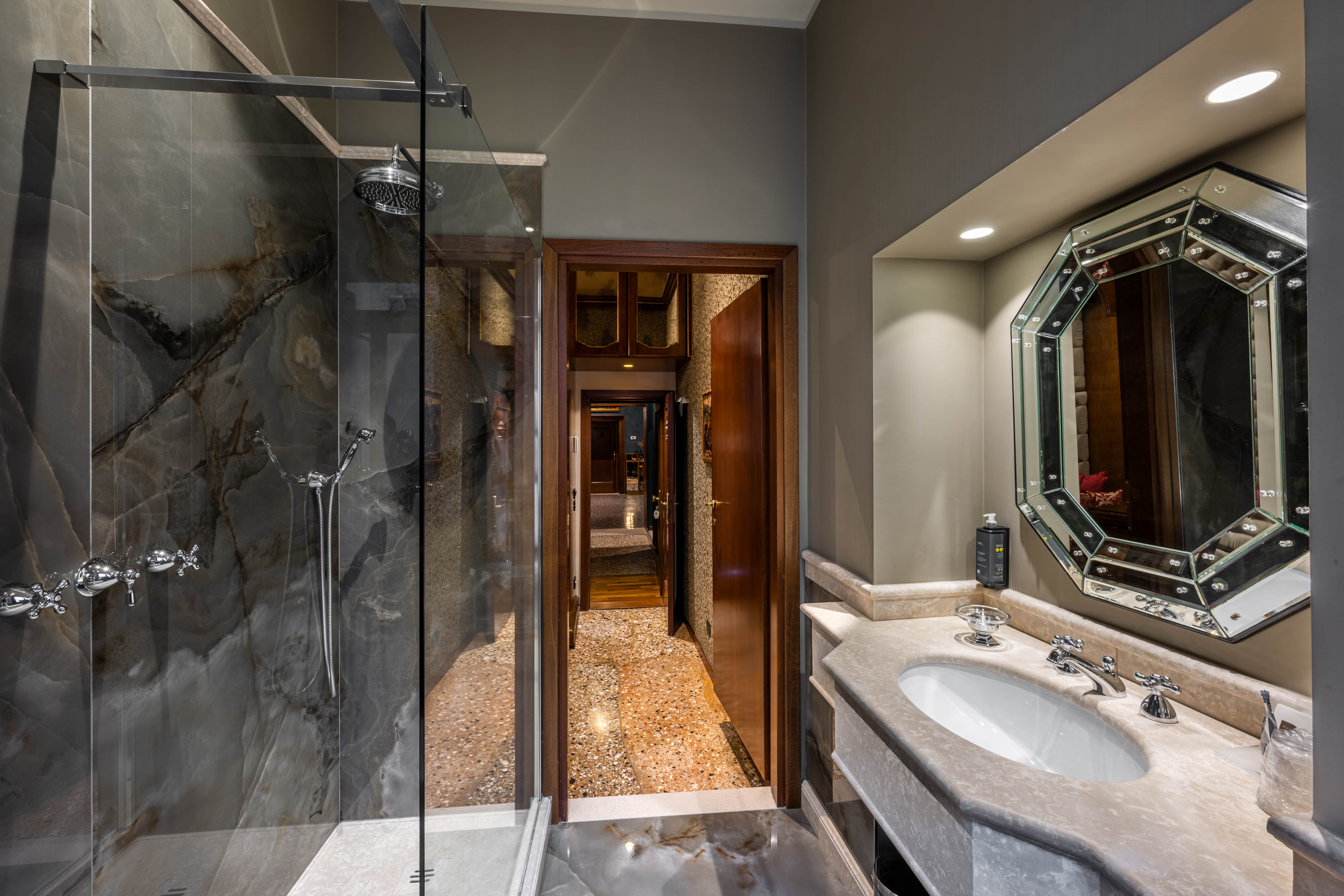 Double or Twin Deluxe