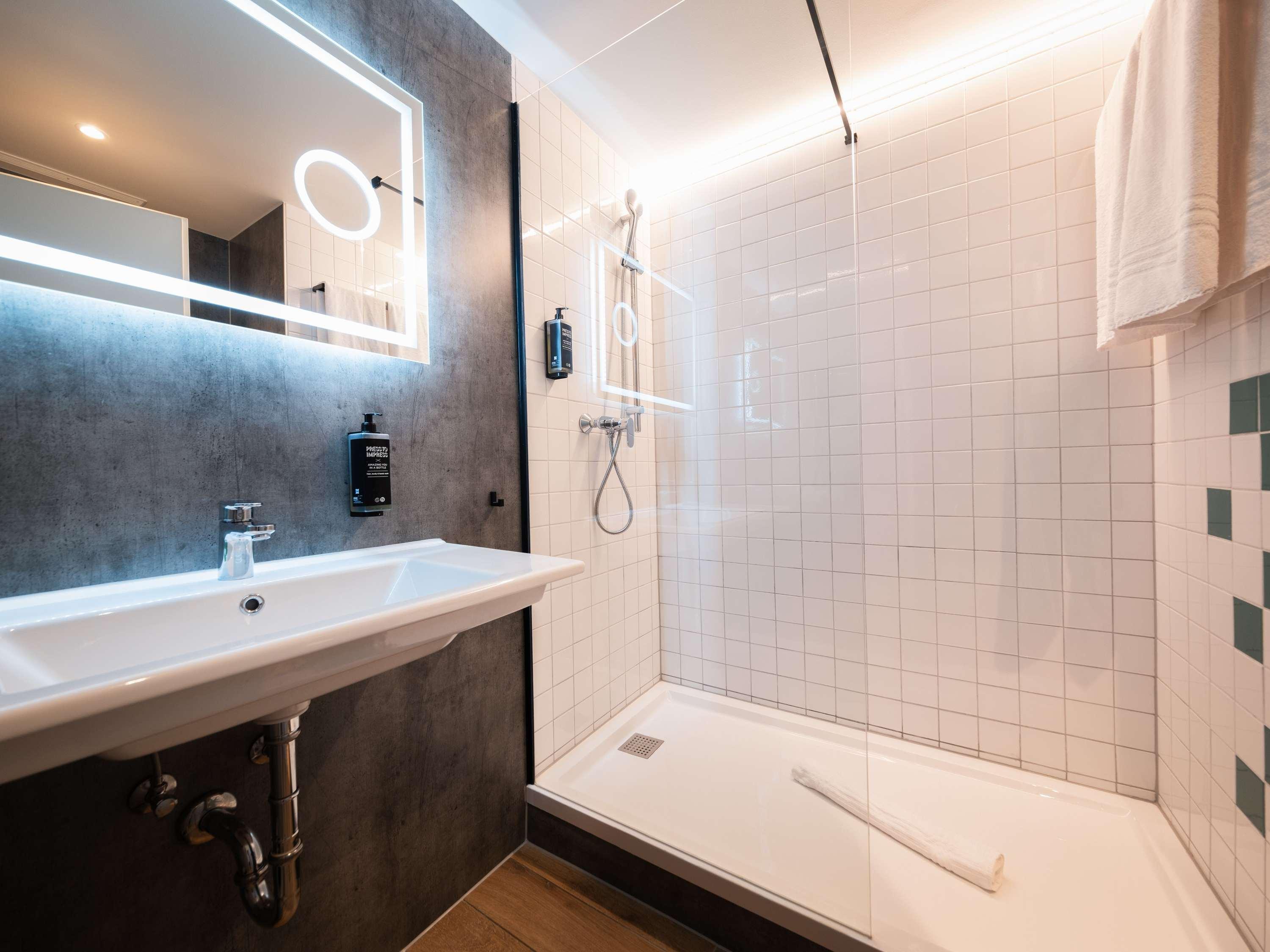 Family Room King Size Bed