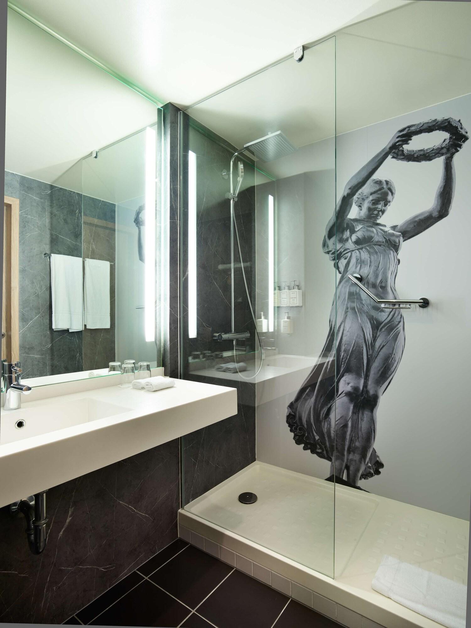 Double Queen Size Bed