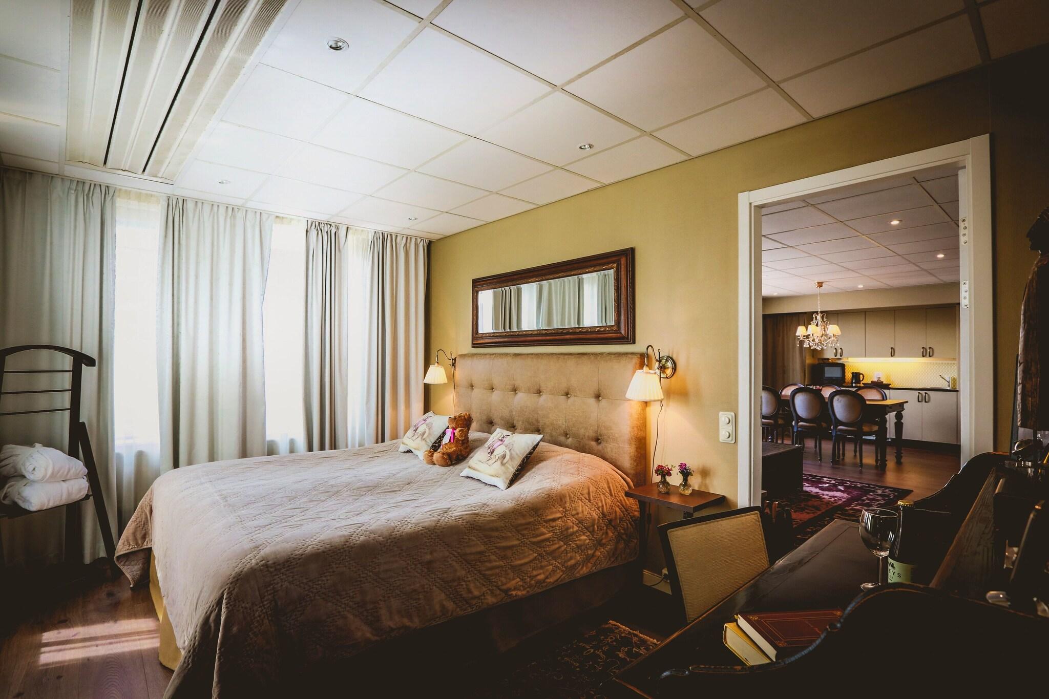 Suite Queen Size Bed