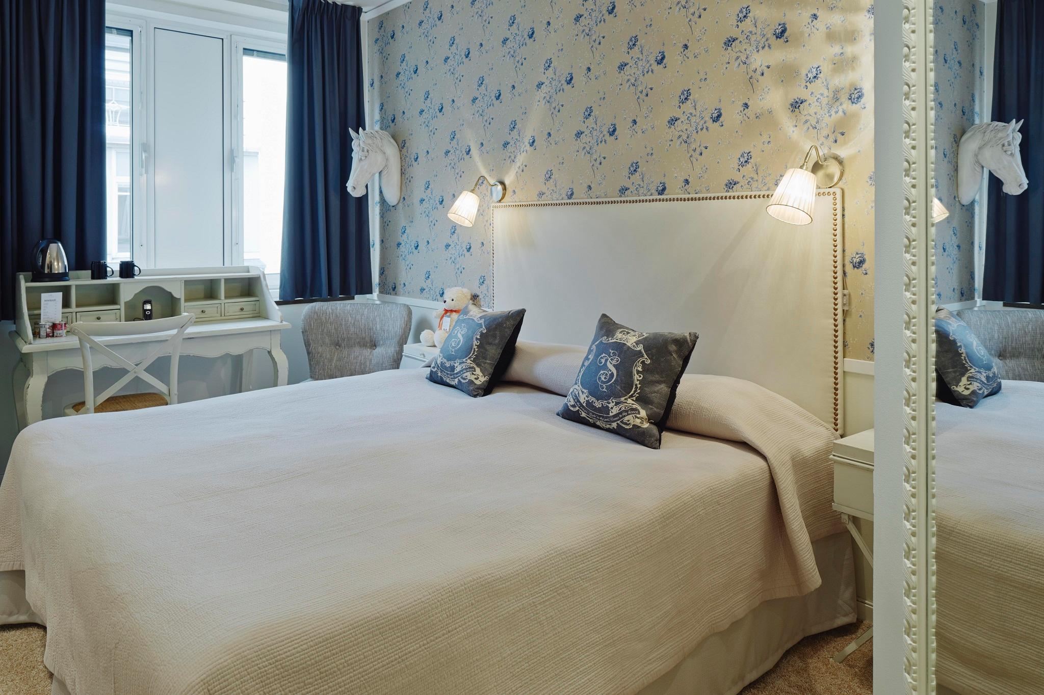 Double or Twin Standard