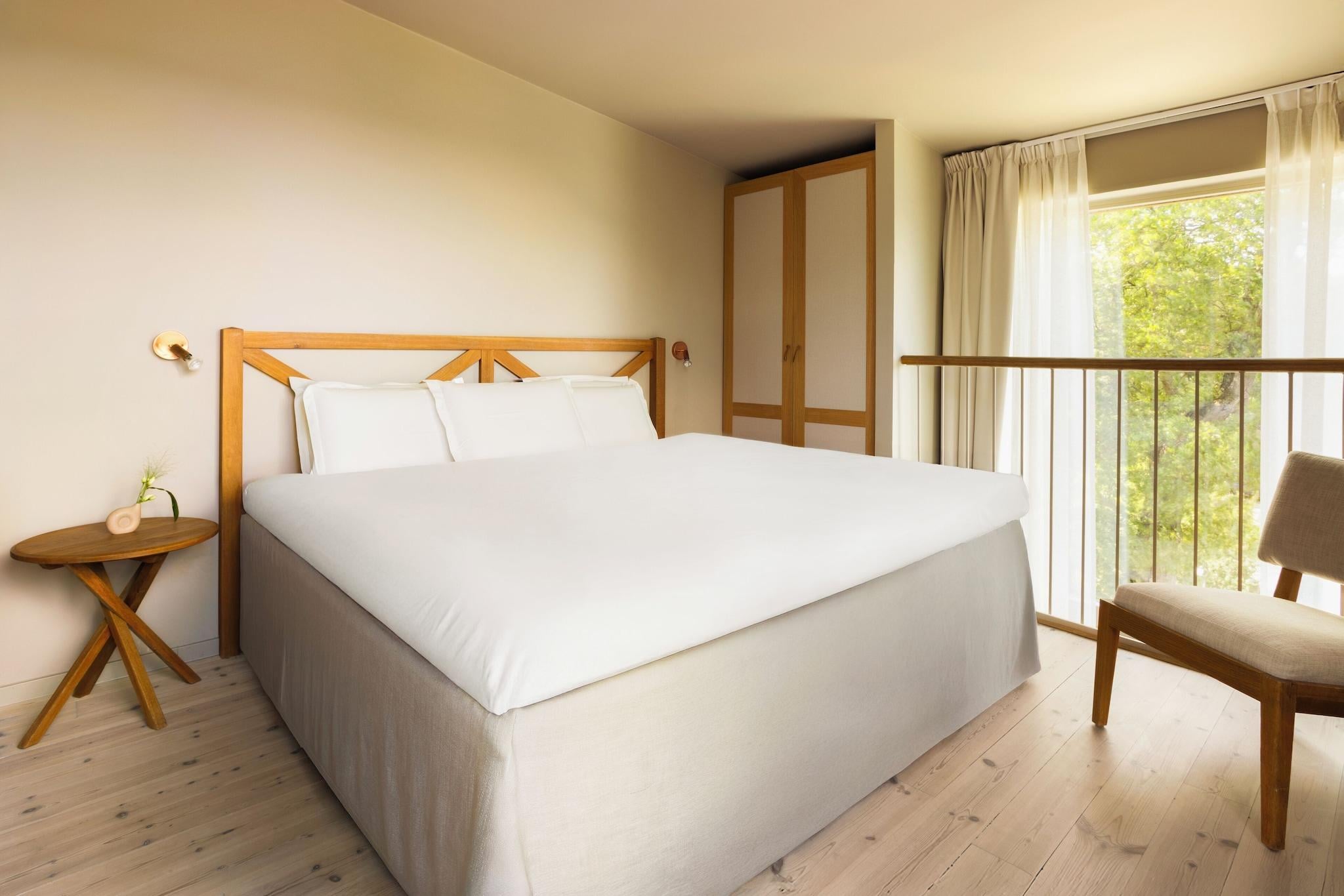 Junior Suite King Size Bed