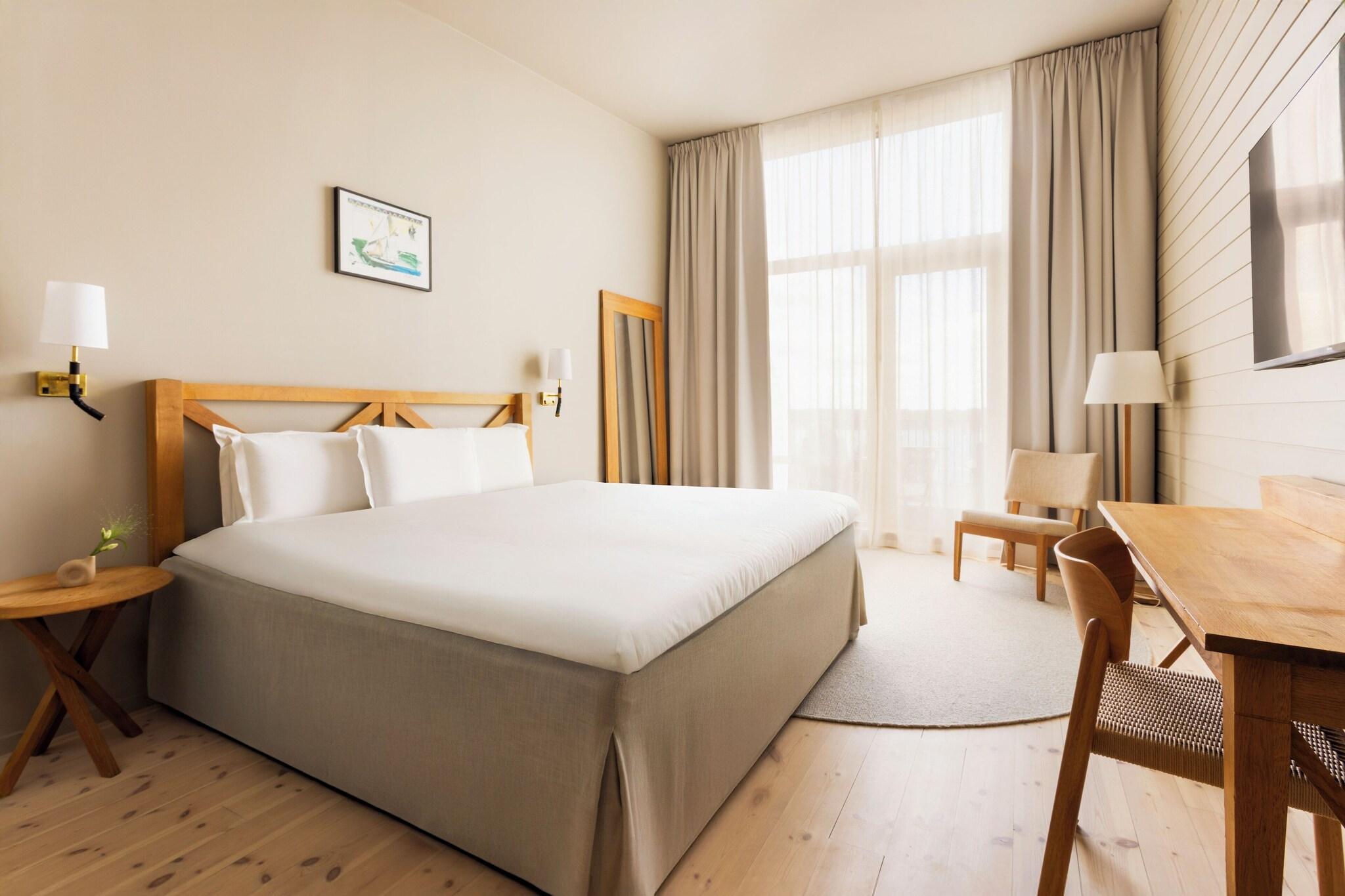Suite Sea View King Bed