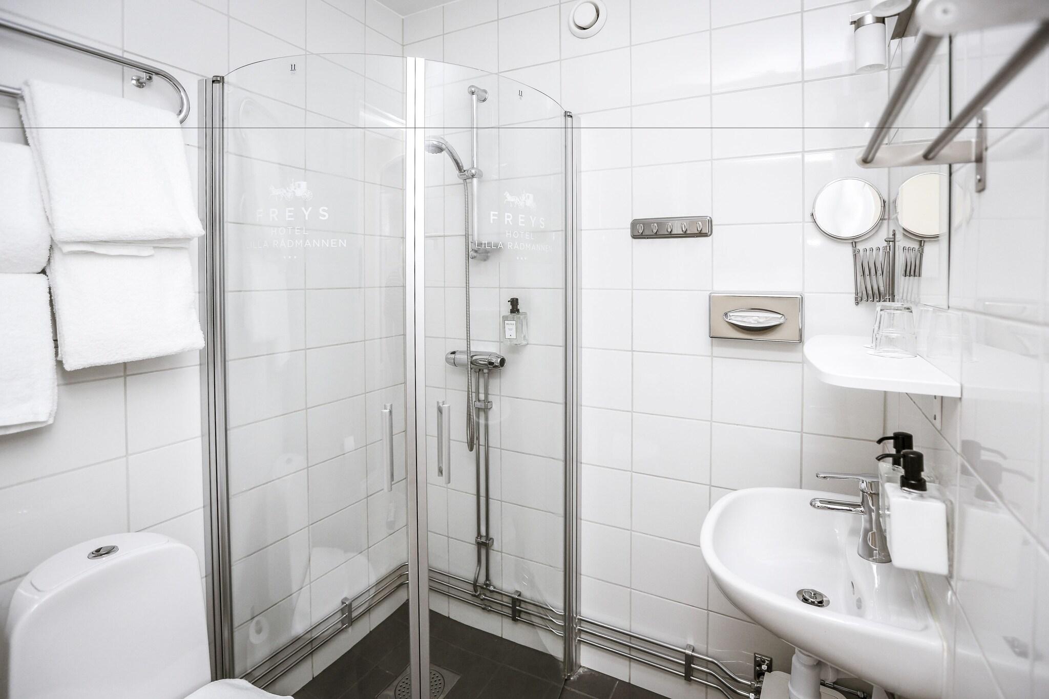 Family Room Queen Size Bed