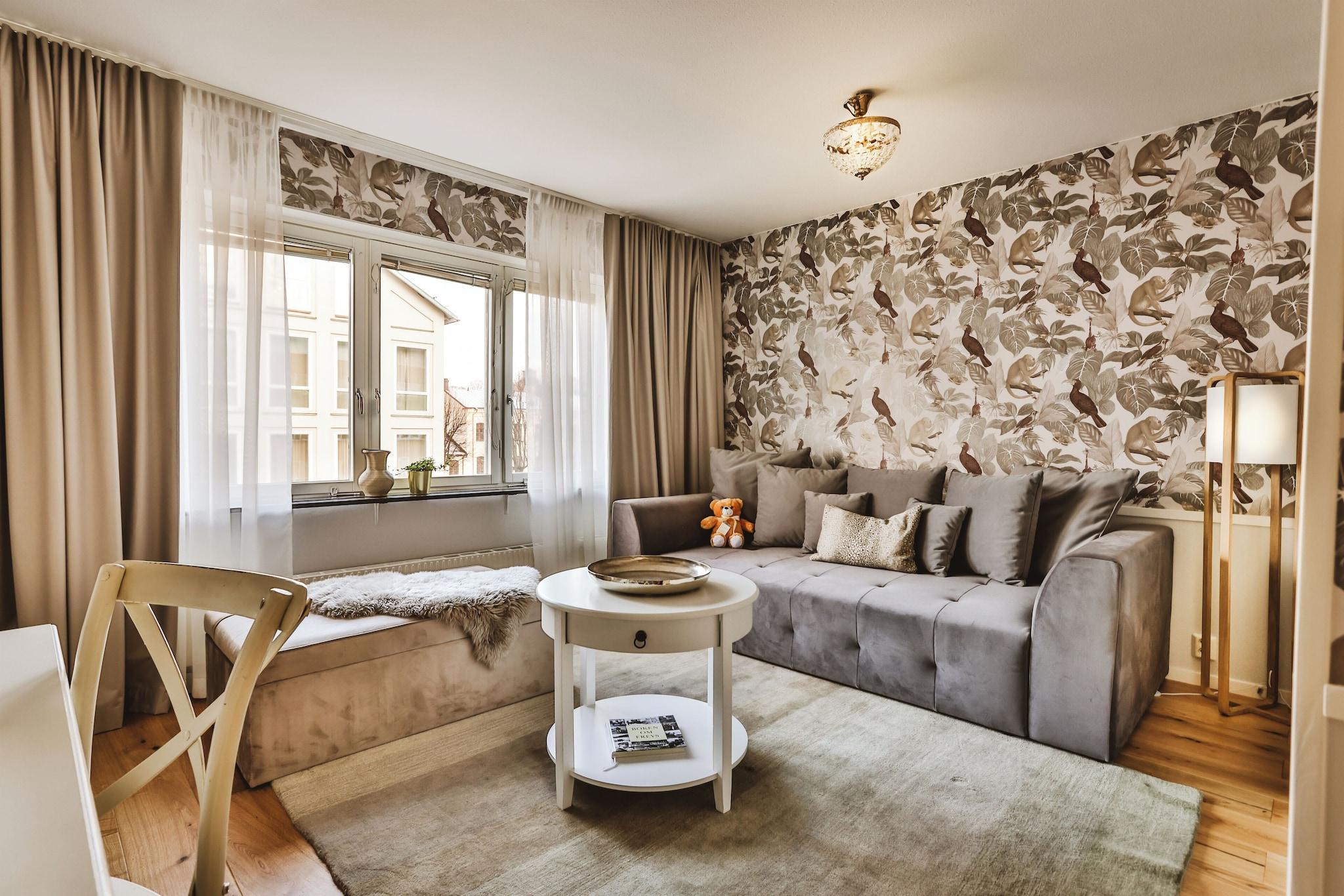 Family Room Queen Size Bed