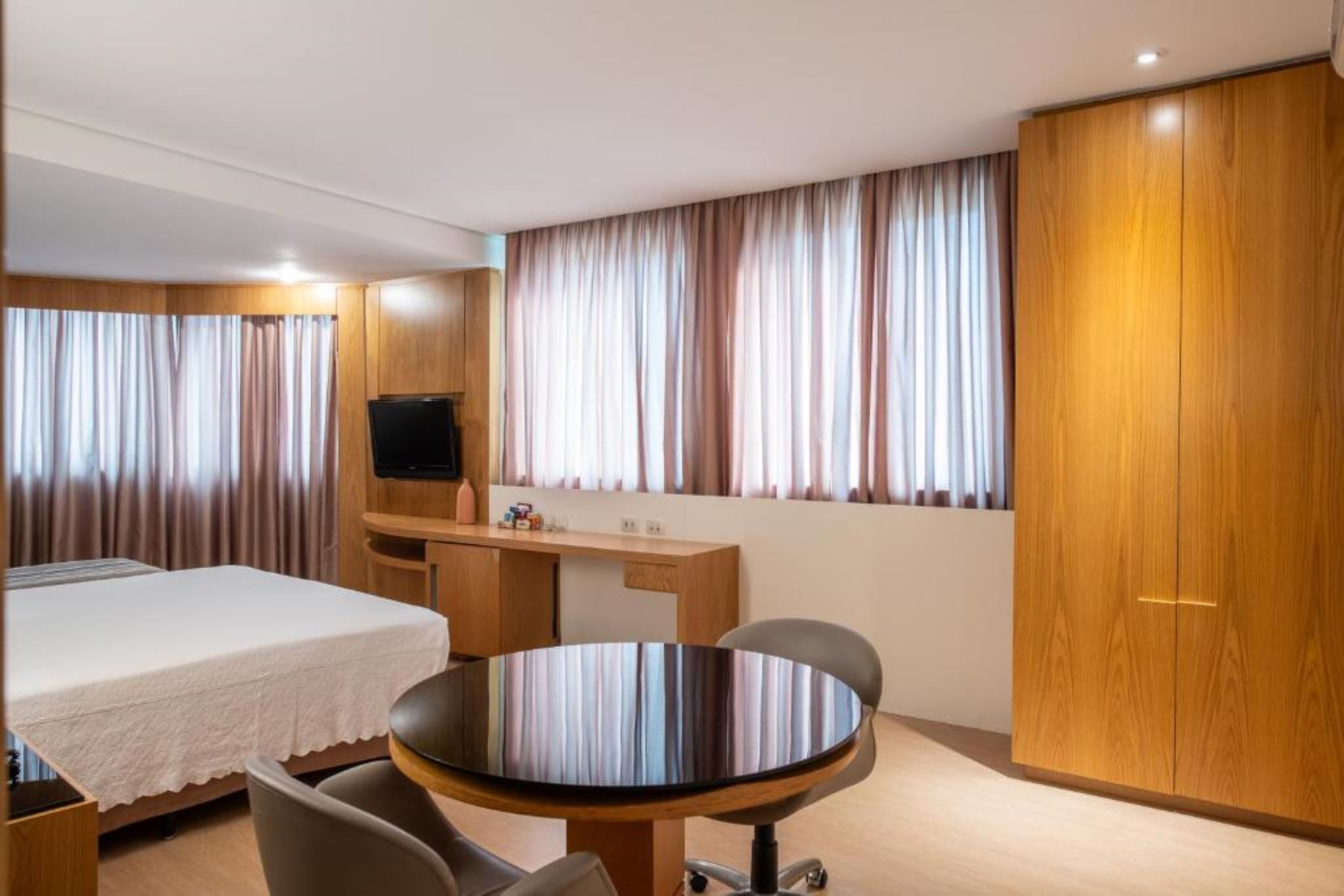 Junior Suite King Size Bed