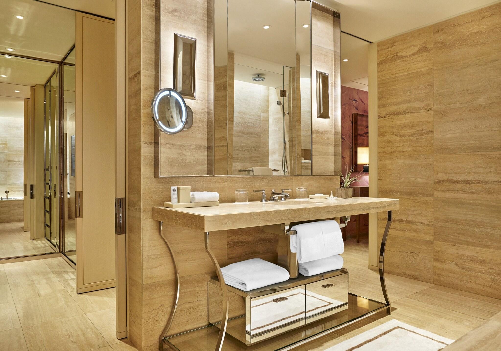 Quadruple Grand Accessible