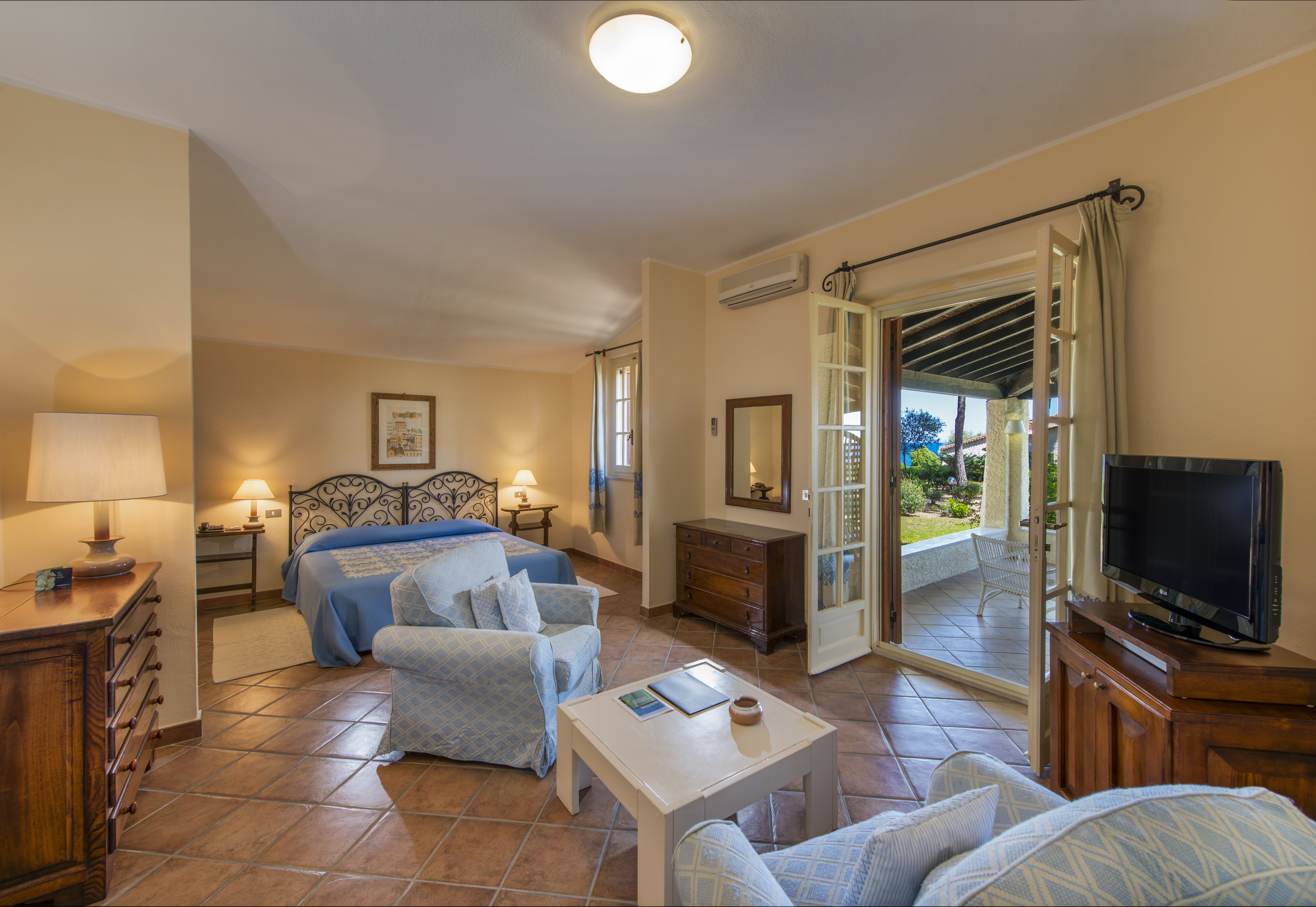 Villa Three Bedrooms Three Bathrooms