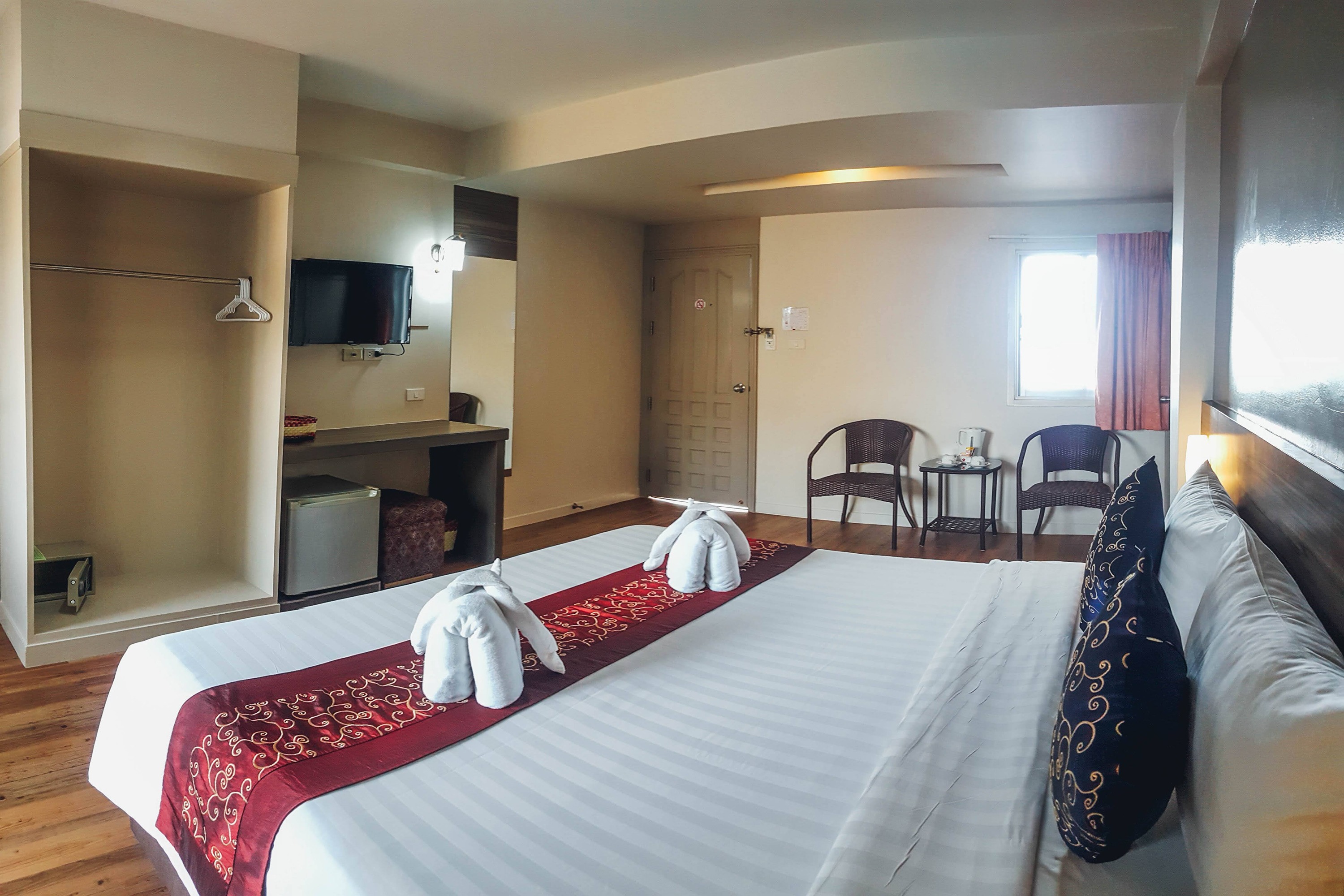 Double Deluxe King Bed