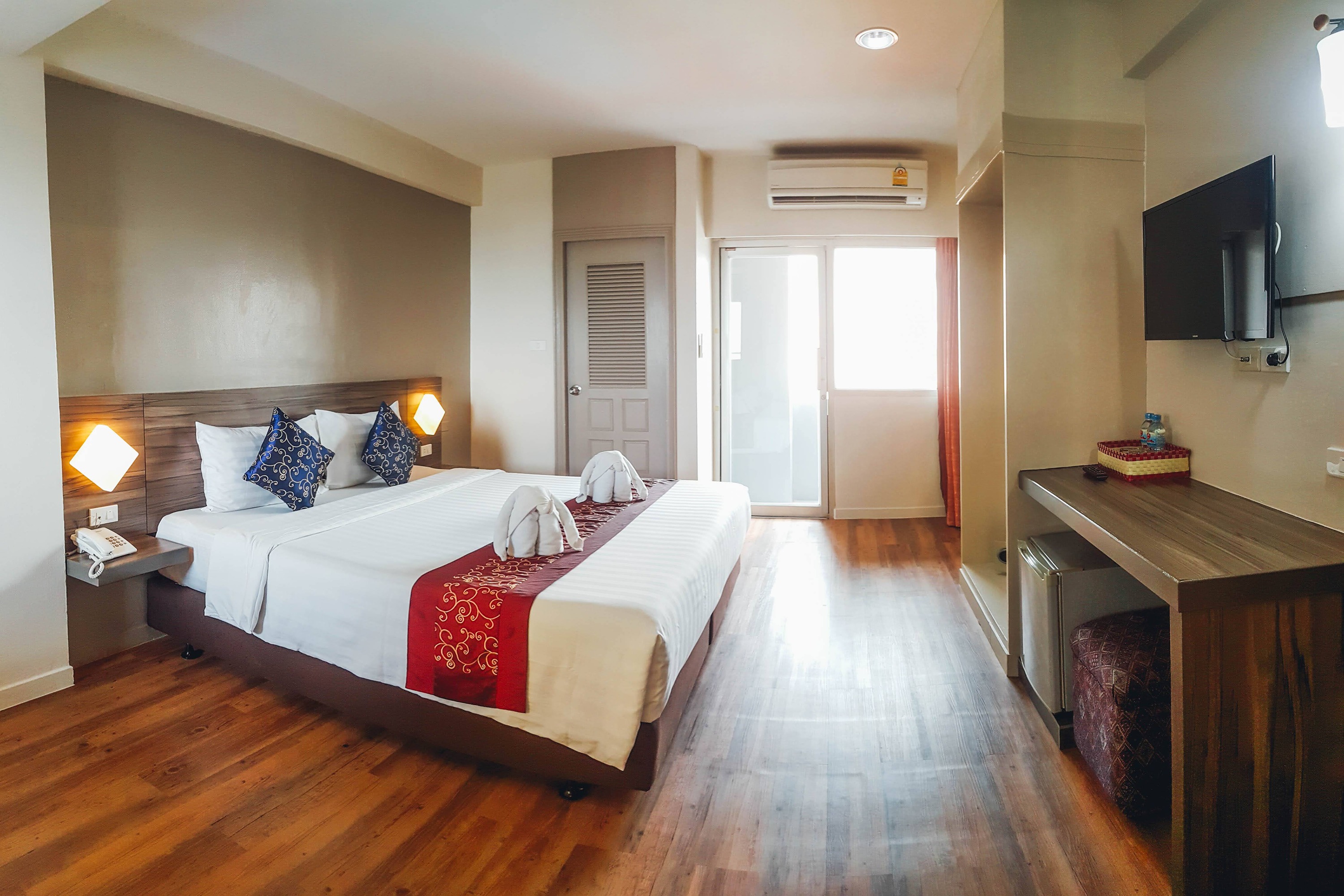 Double Deluxe King Bed