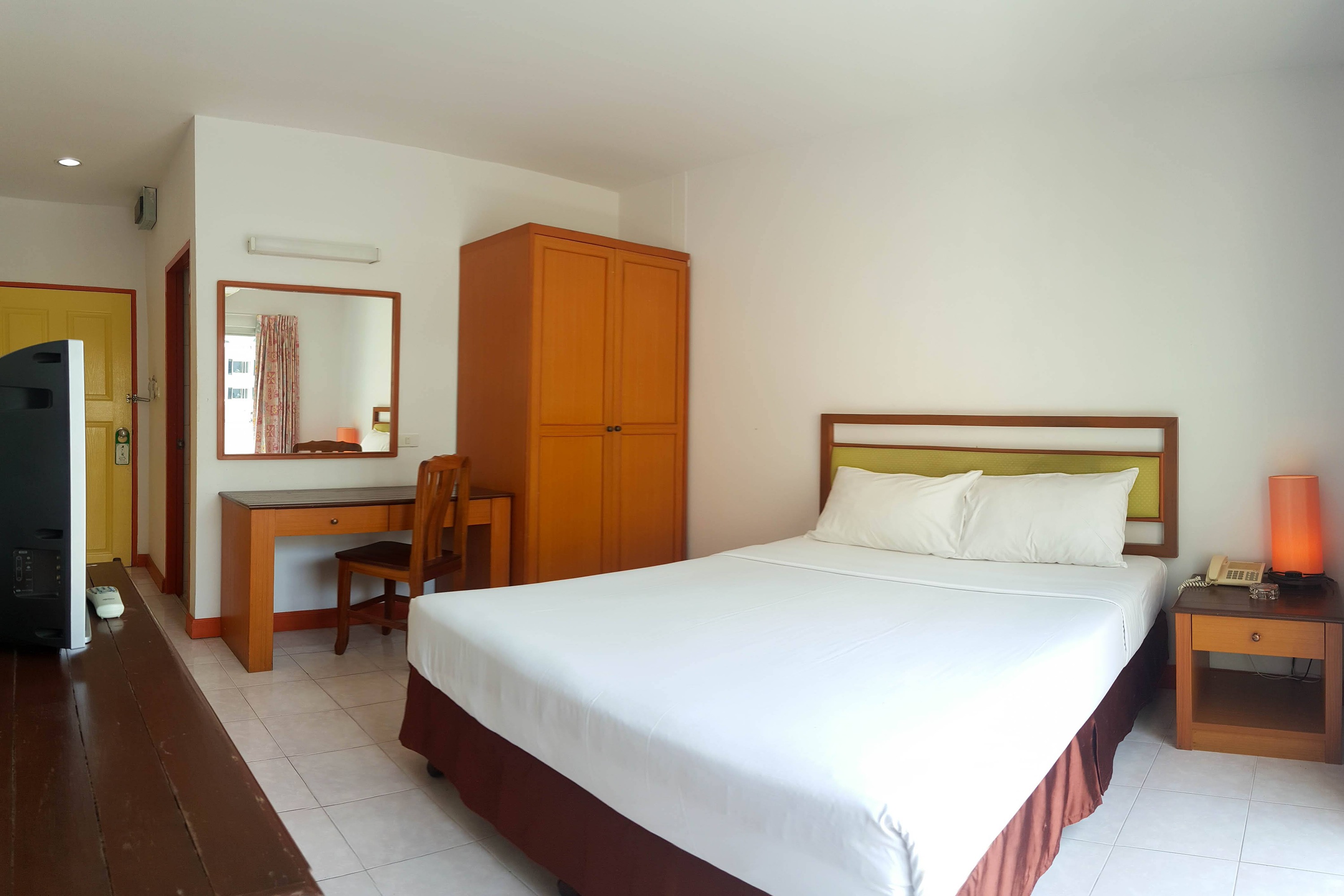 Double Deluxe King Bed