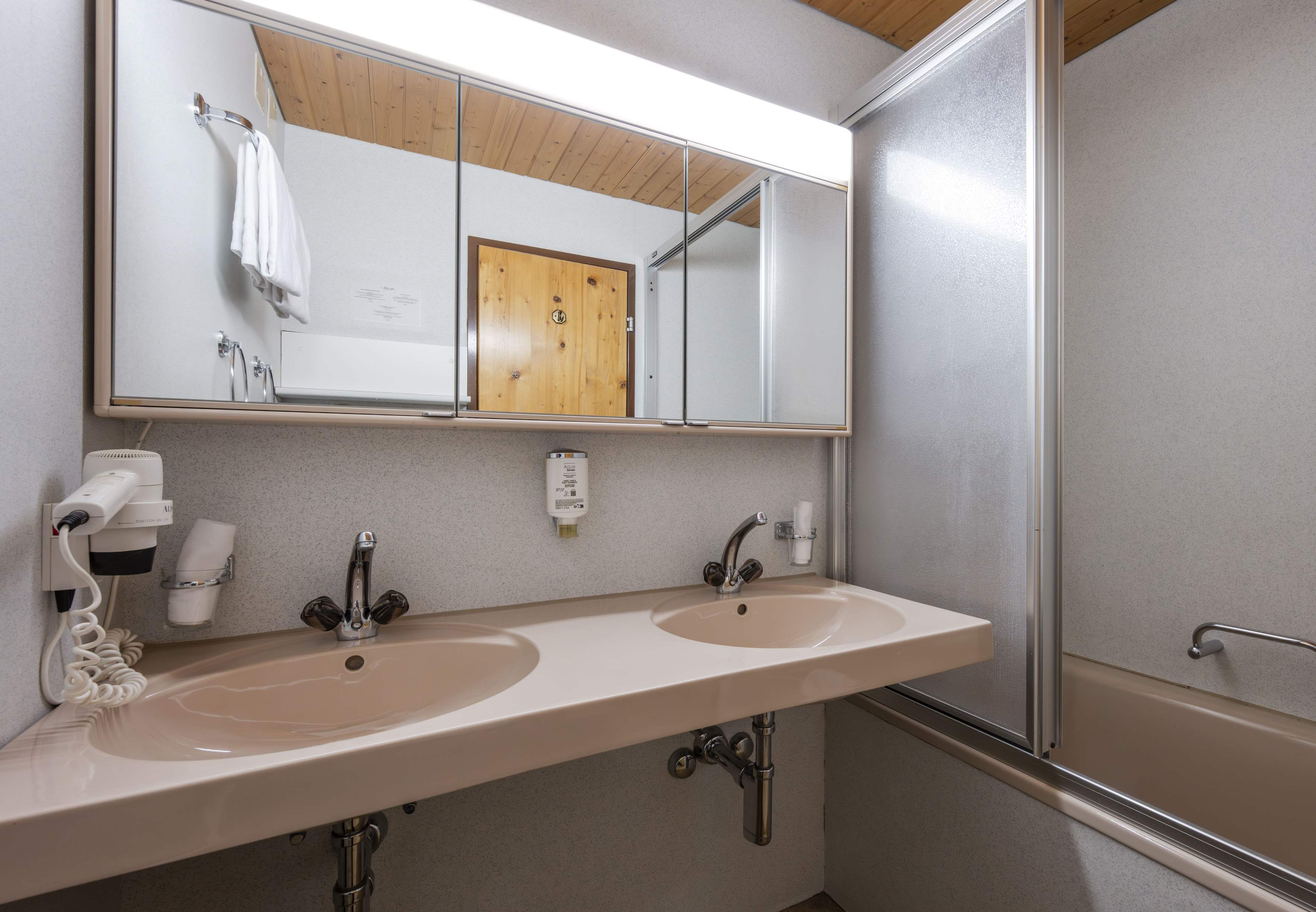 Double Classic Double Bed