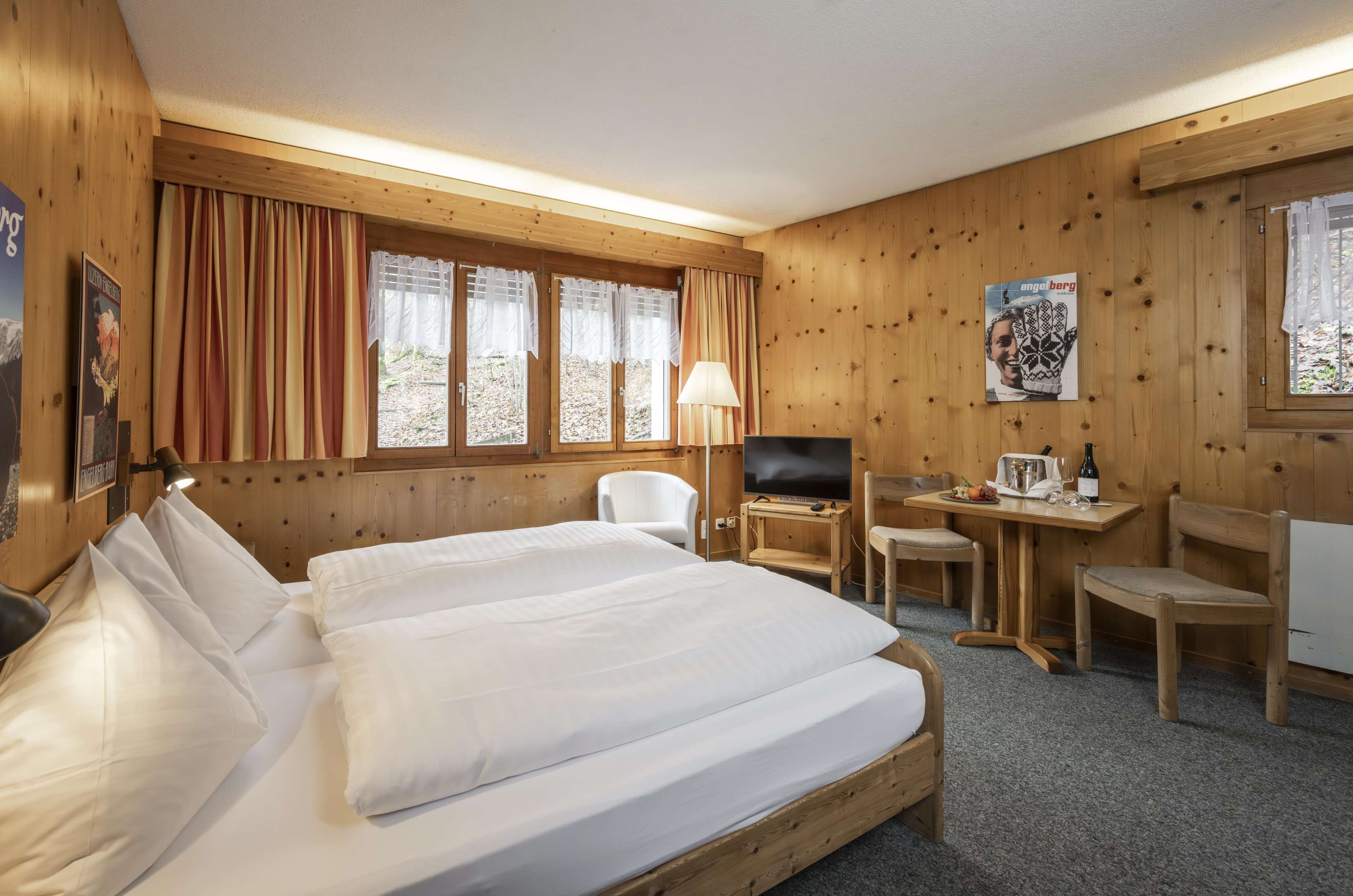 Double Classic Double Bed