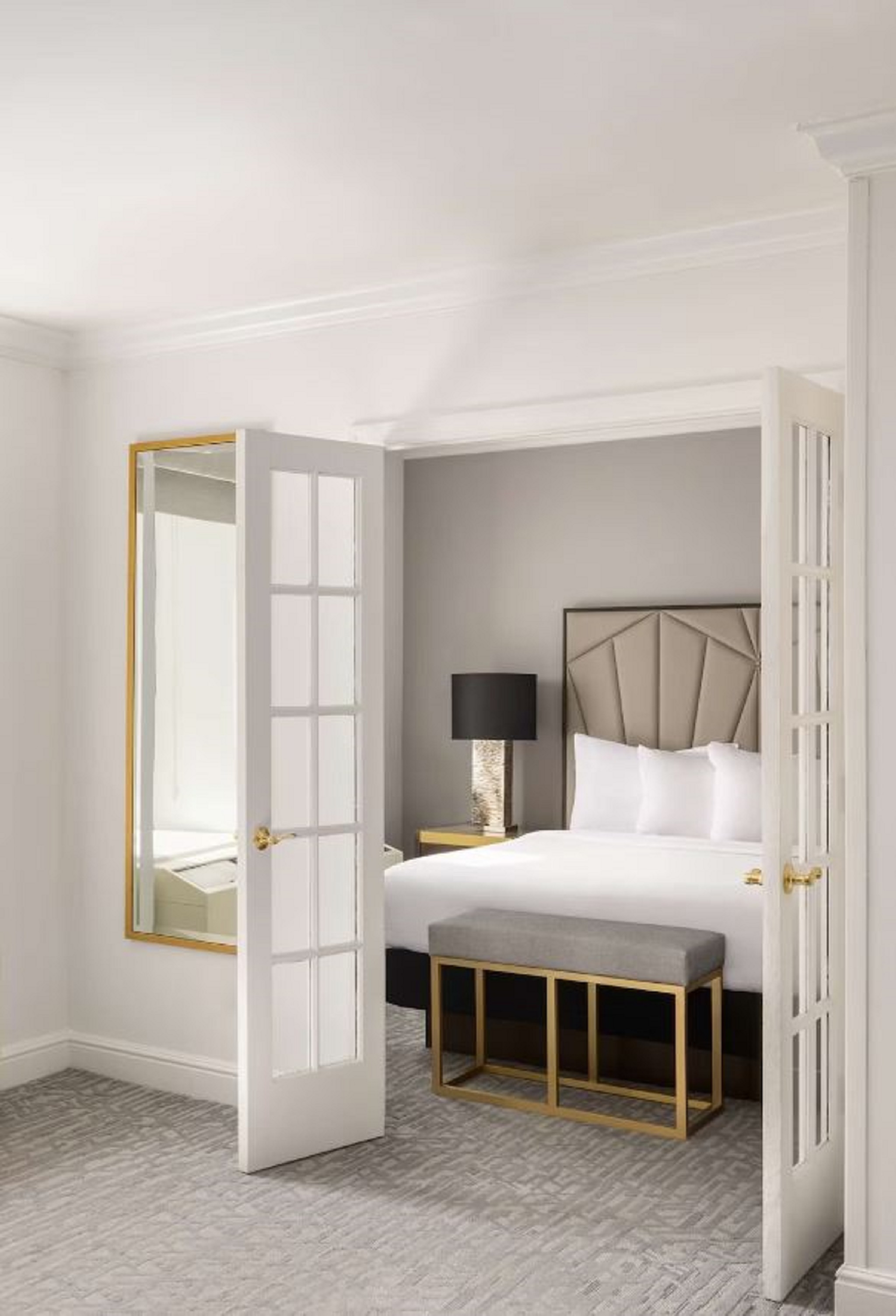 Suite Queen Size Bed