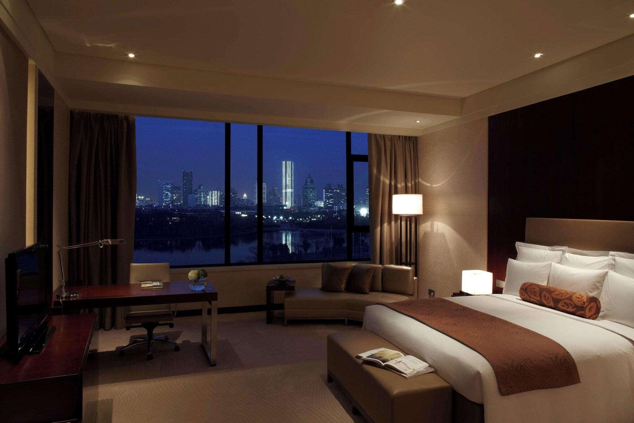 Double Premium with Views