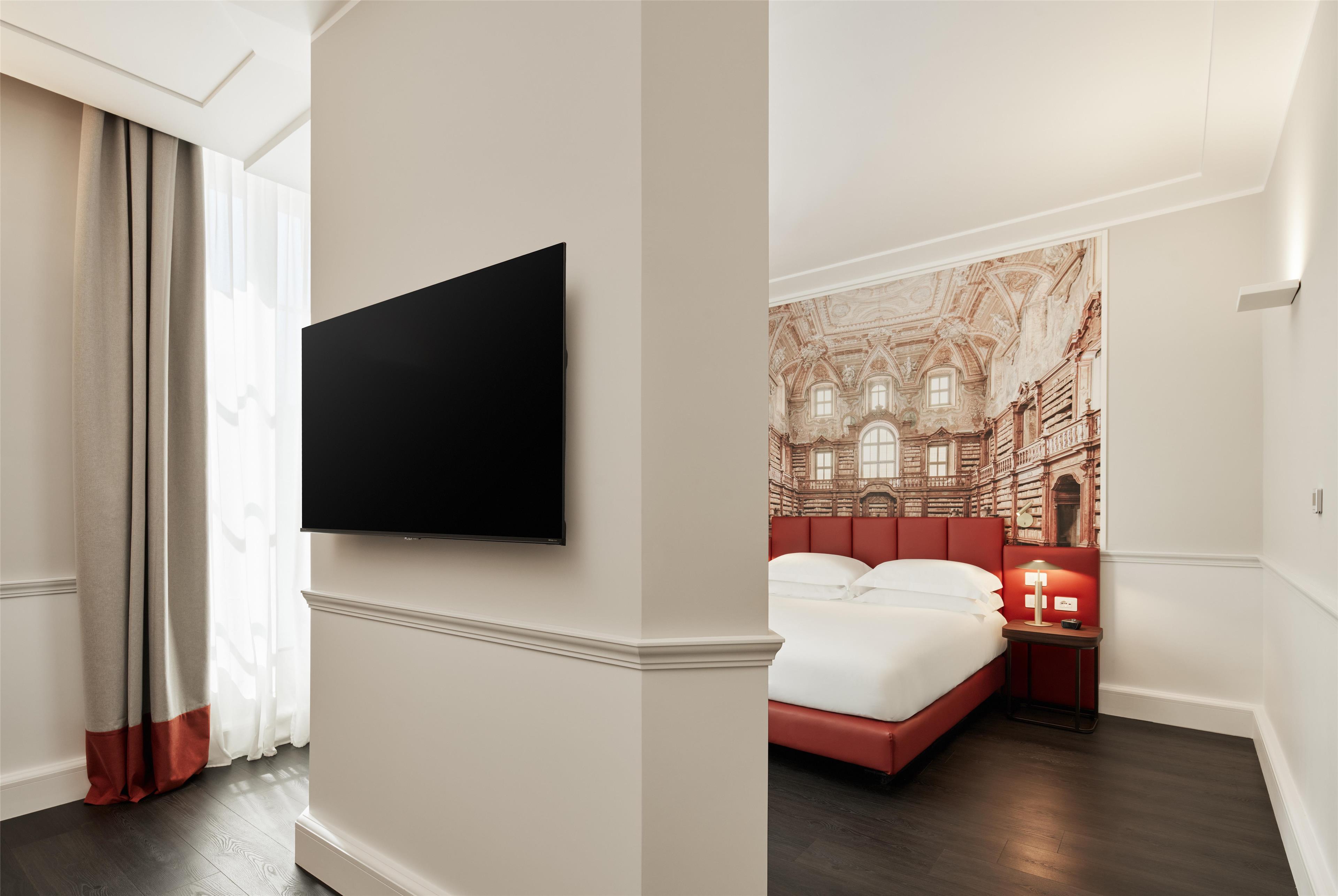 Junior Suite Queen Size Bed
