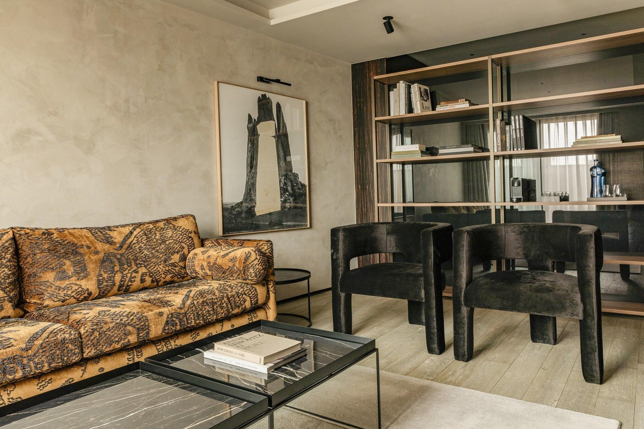 Suite City View King Bed