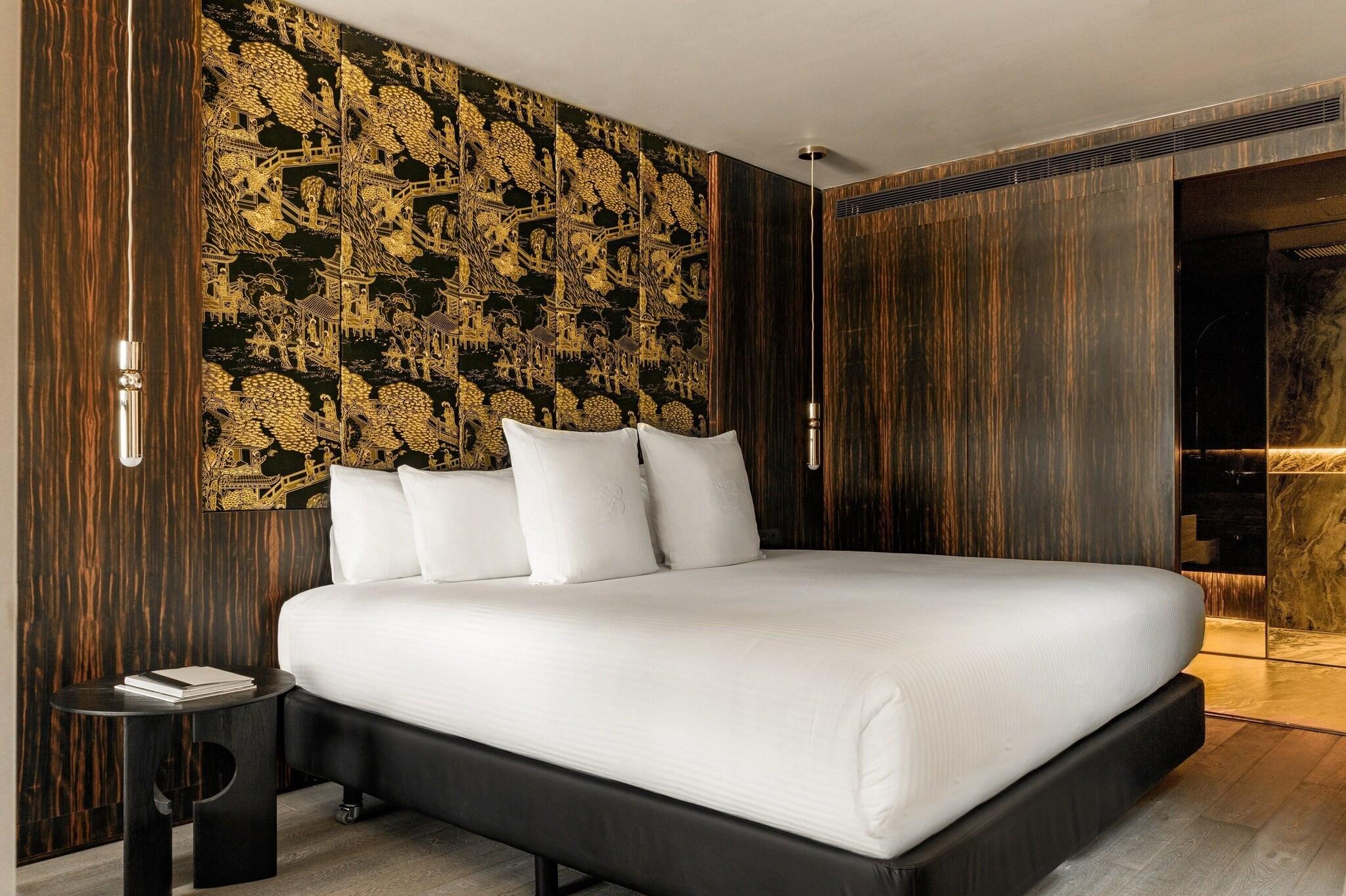 Suite City View King Bed