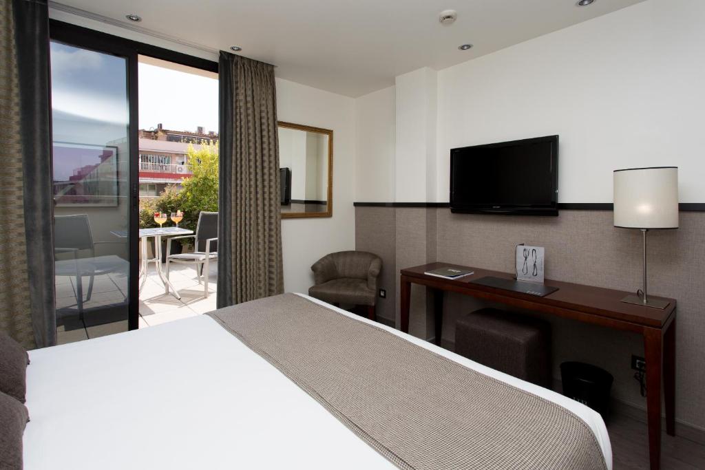 Double Single Superior with Terrace