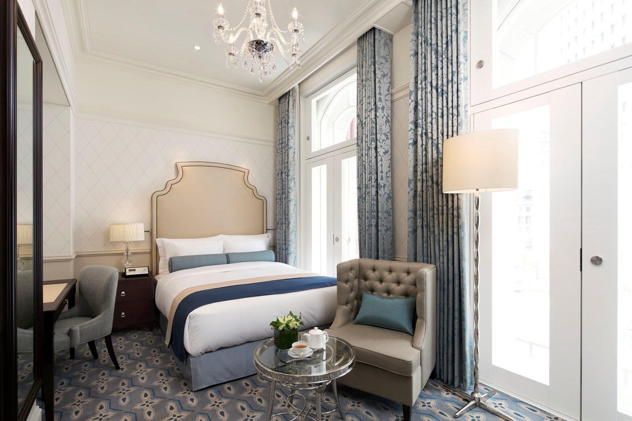 Double City View Queen Bed