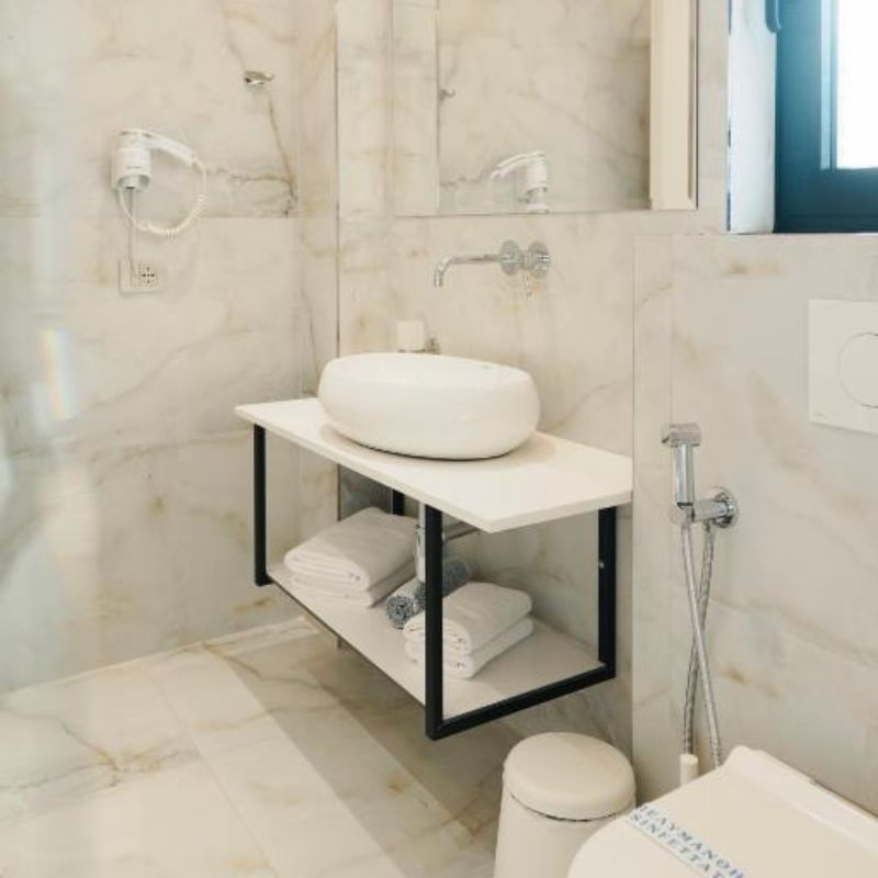 Double Deluxe One Bed