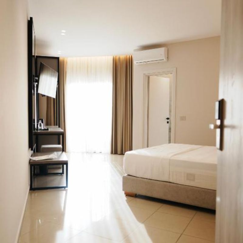 Double Deluxe One Bed