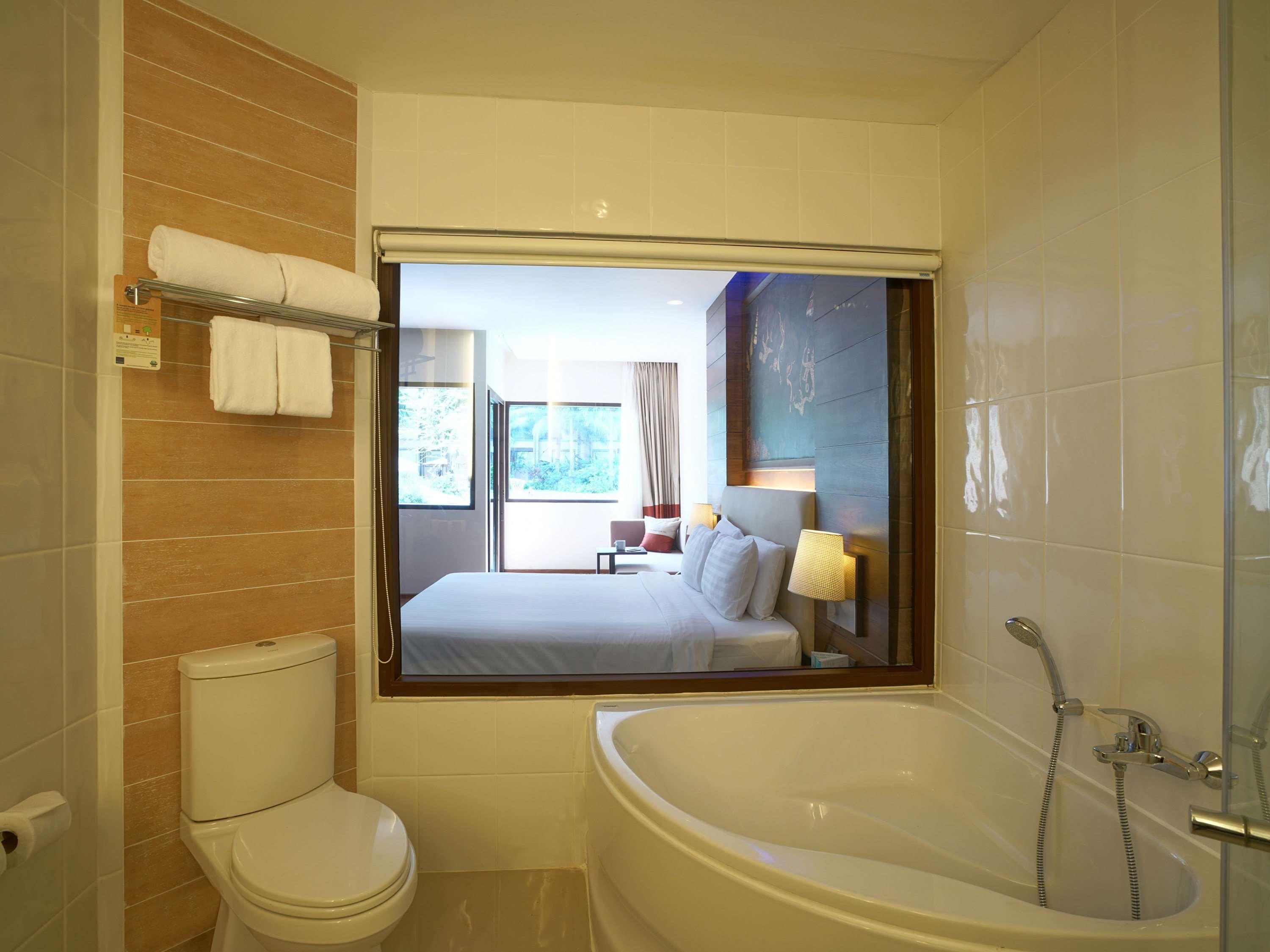 Double Deluxe Pool View