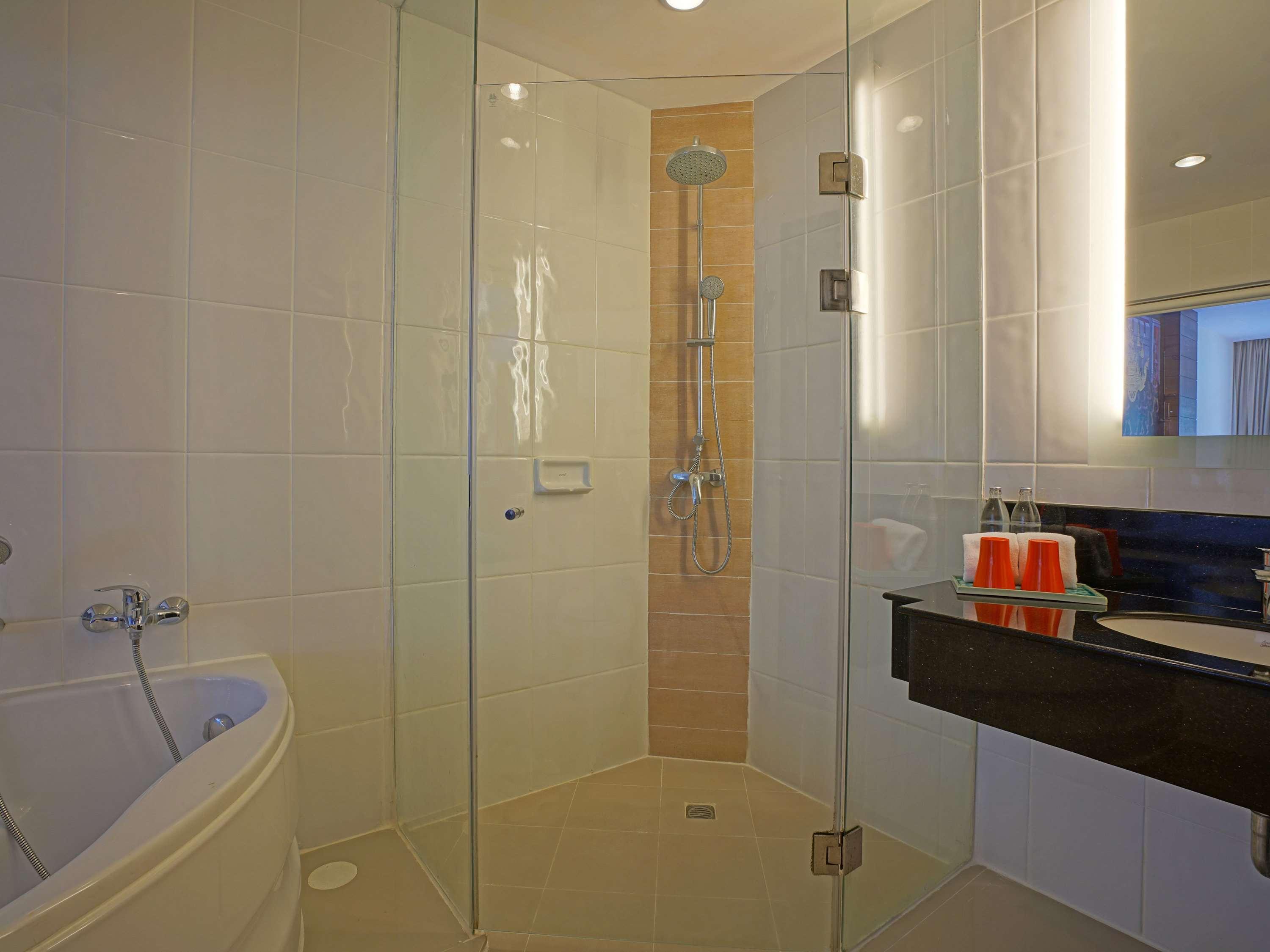 Twin Deluxe Pool View