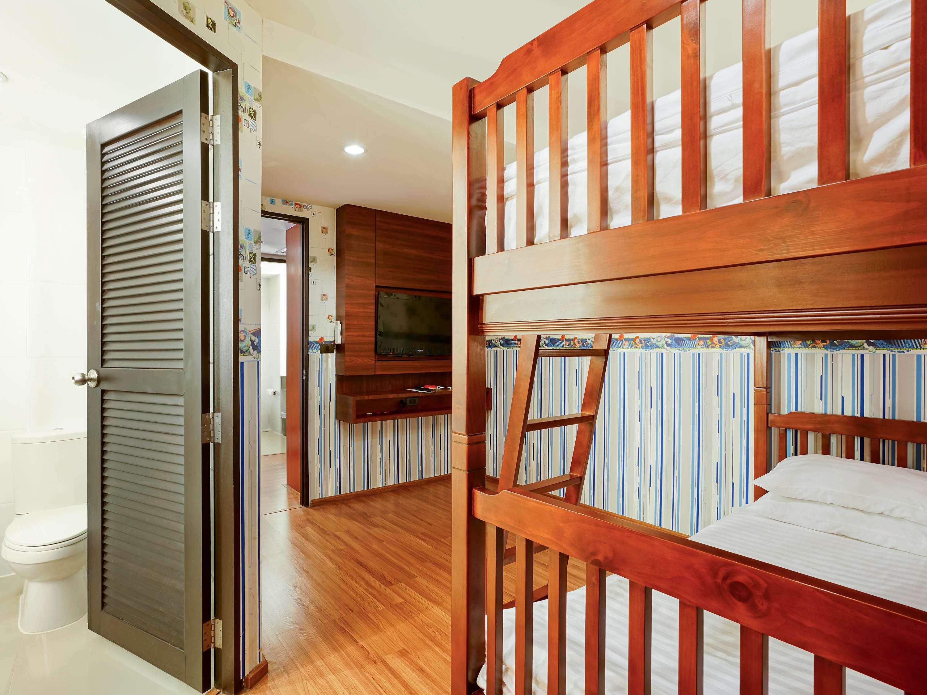 Family Room King Size Bed