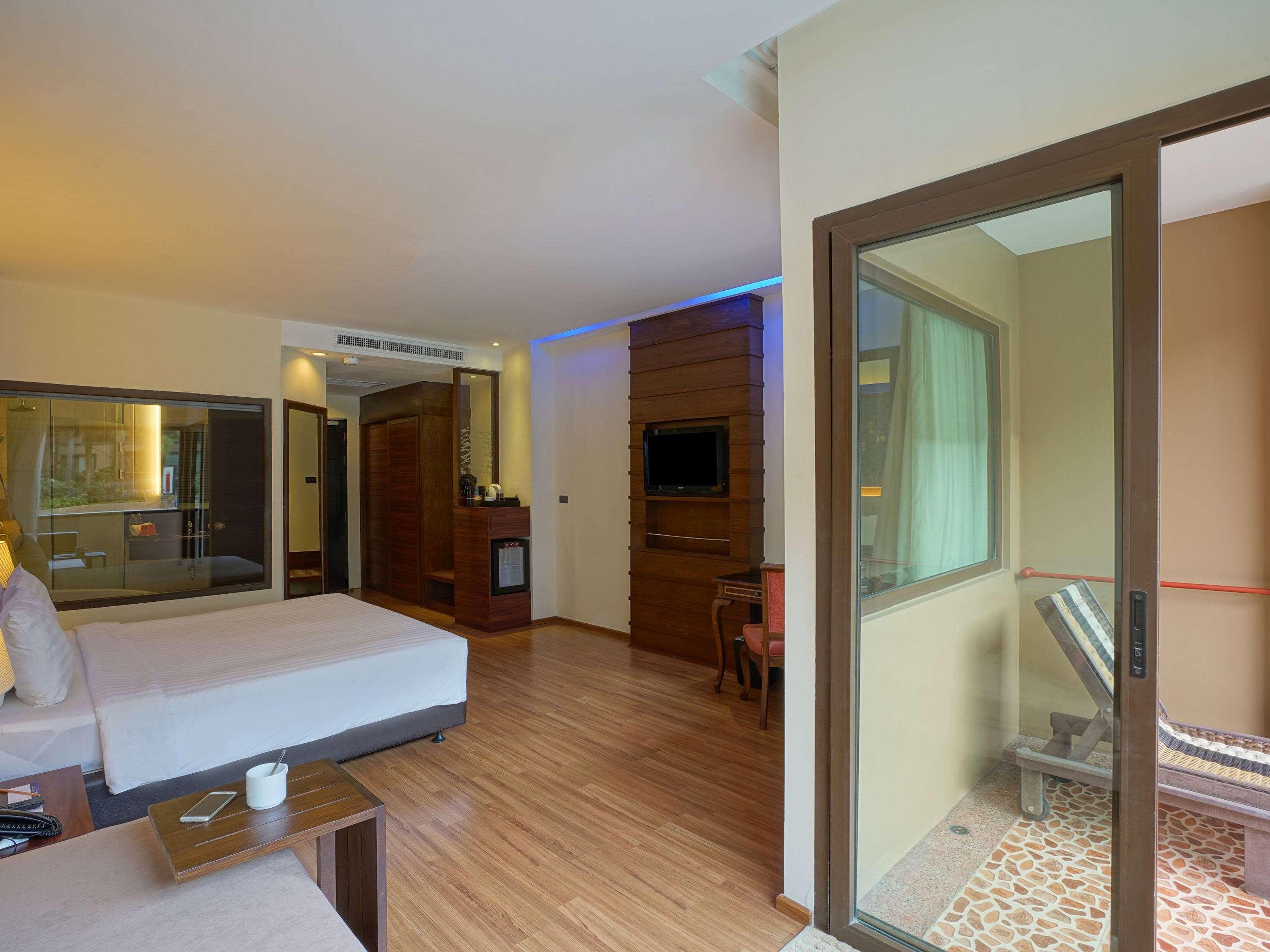 Double Deluxe Pool View