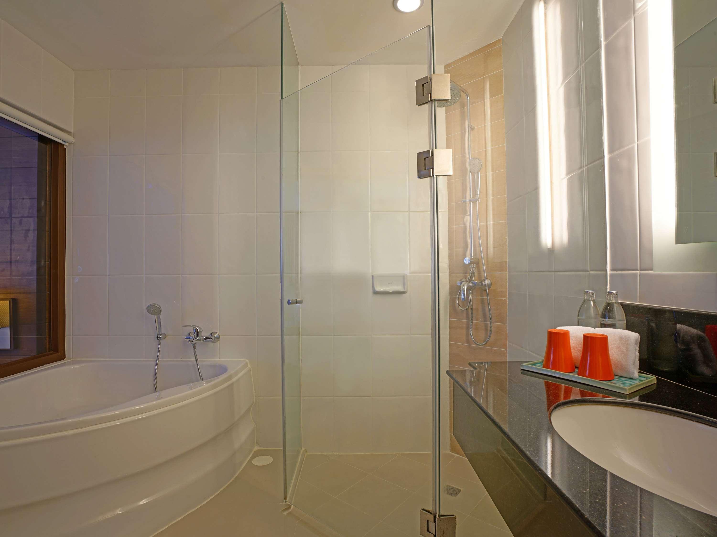 Twin Deluxe Pool View