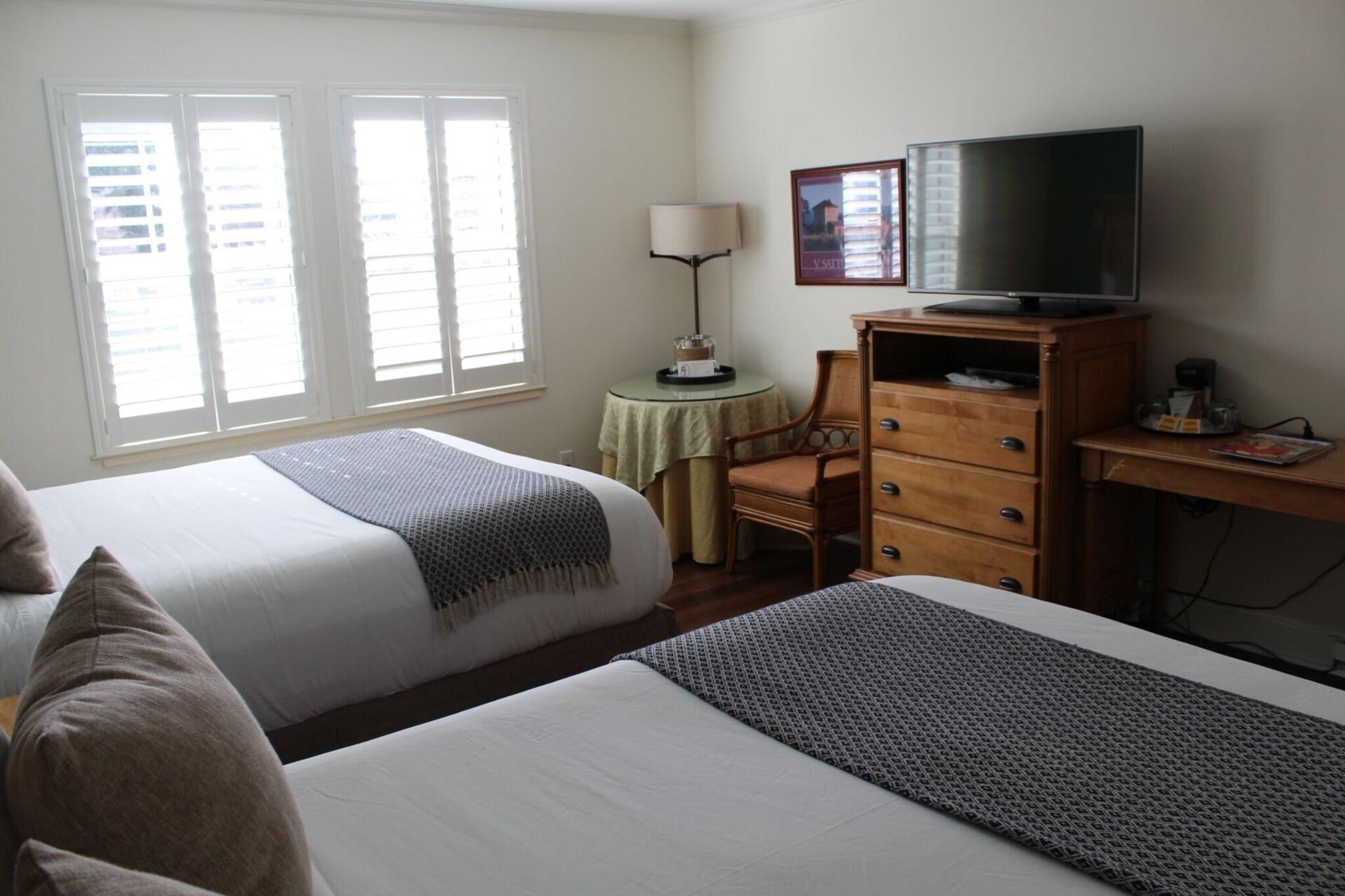 Family Room Two Queen Beds