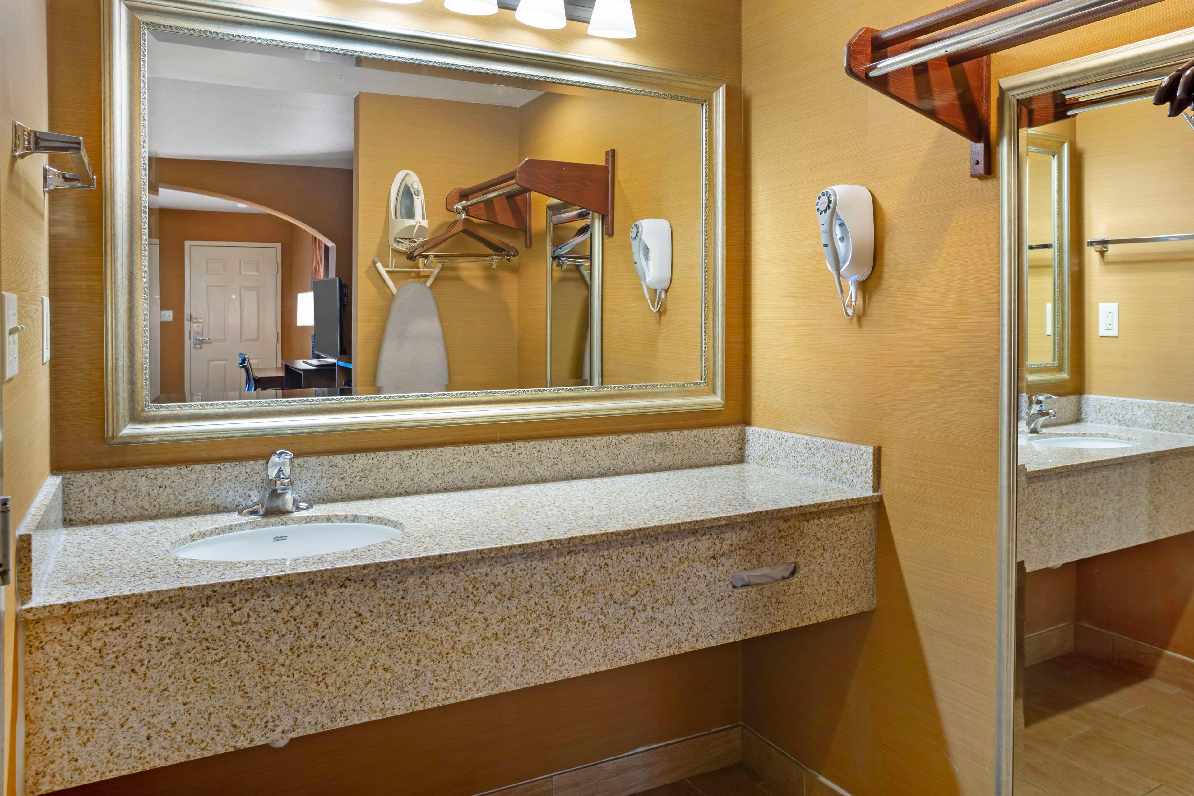 Suite King Bed Non Smoking