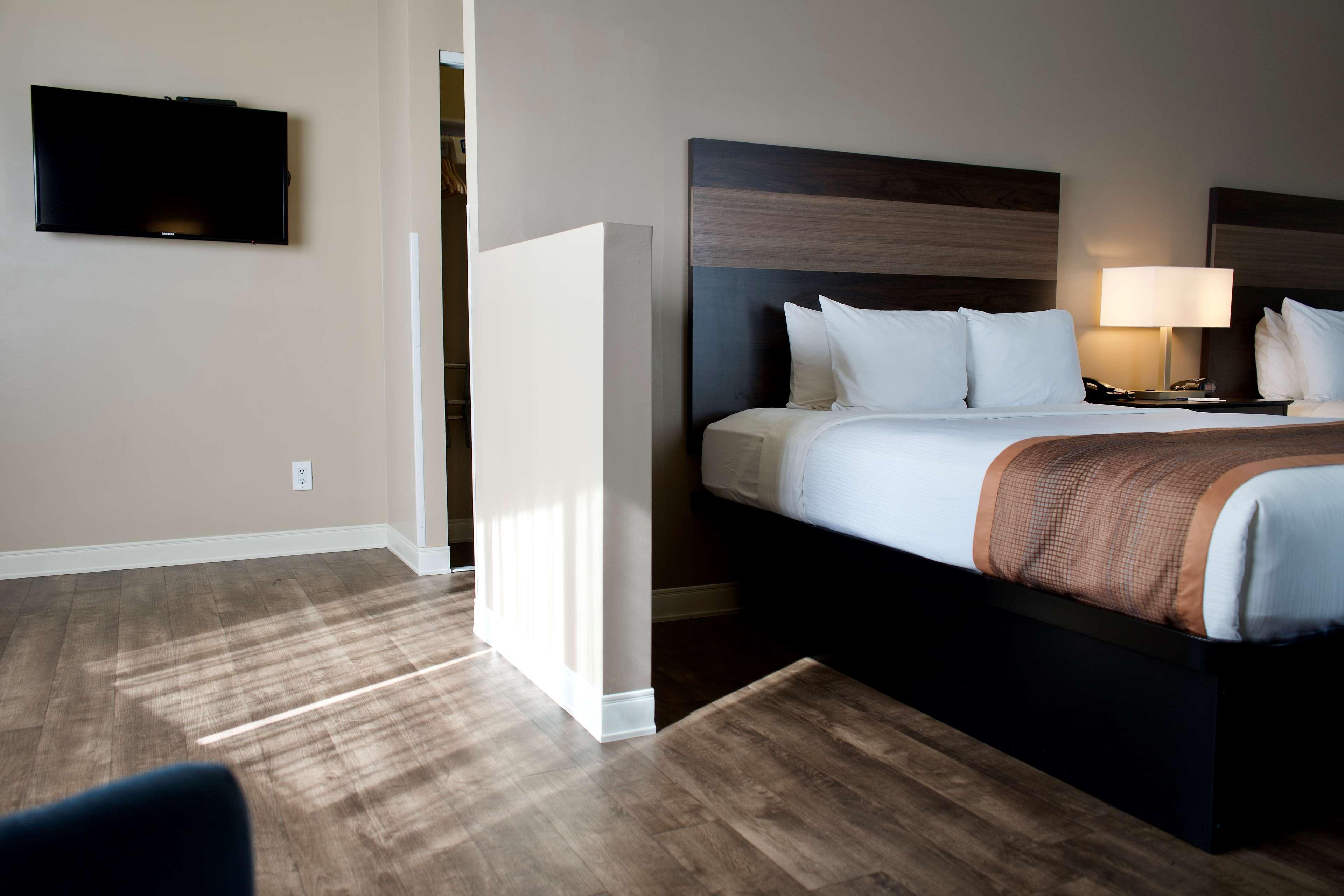 Suite Two Queen Beds Non Smoking