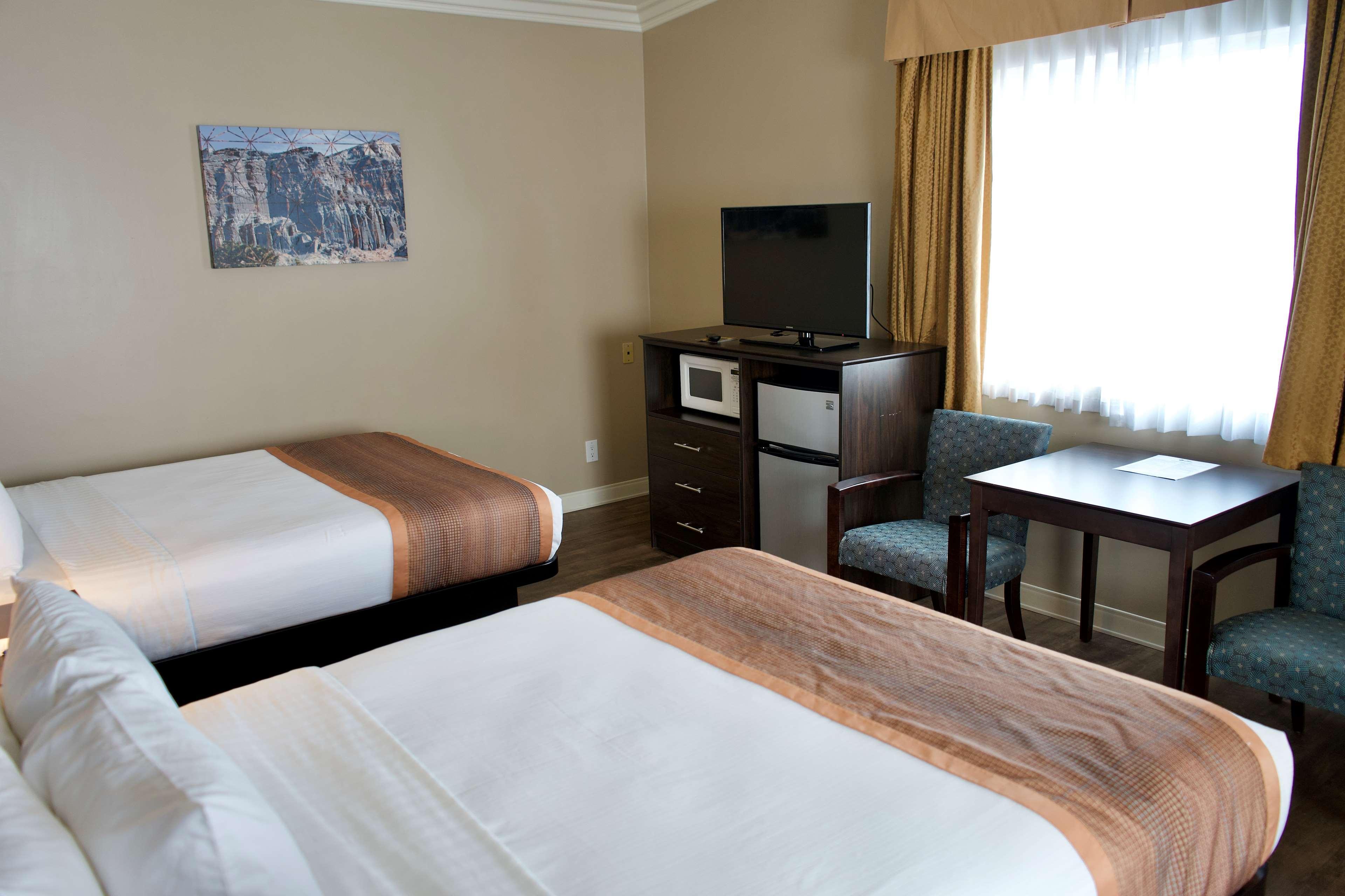 Suite Two Queen Beds Non Smoking