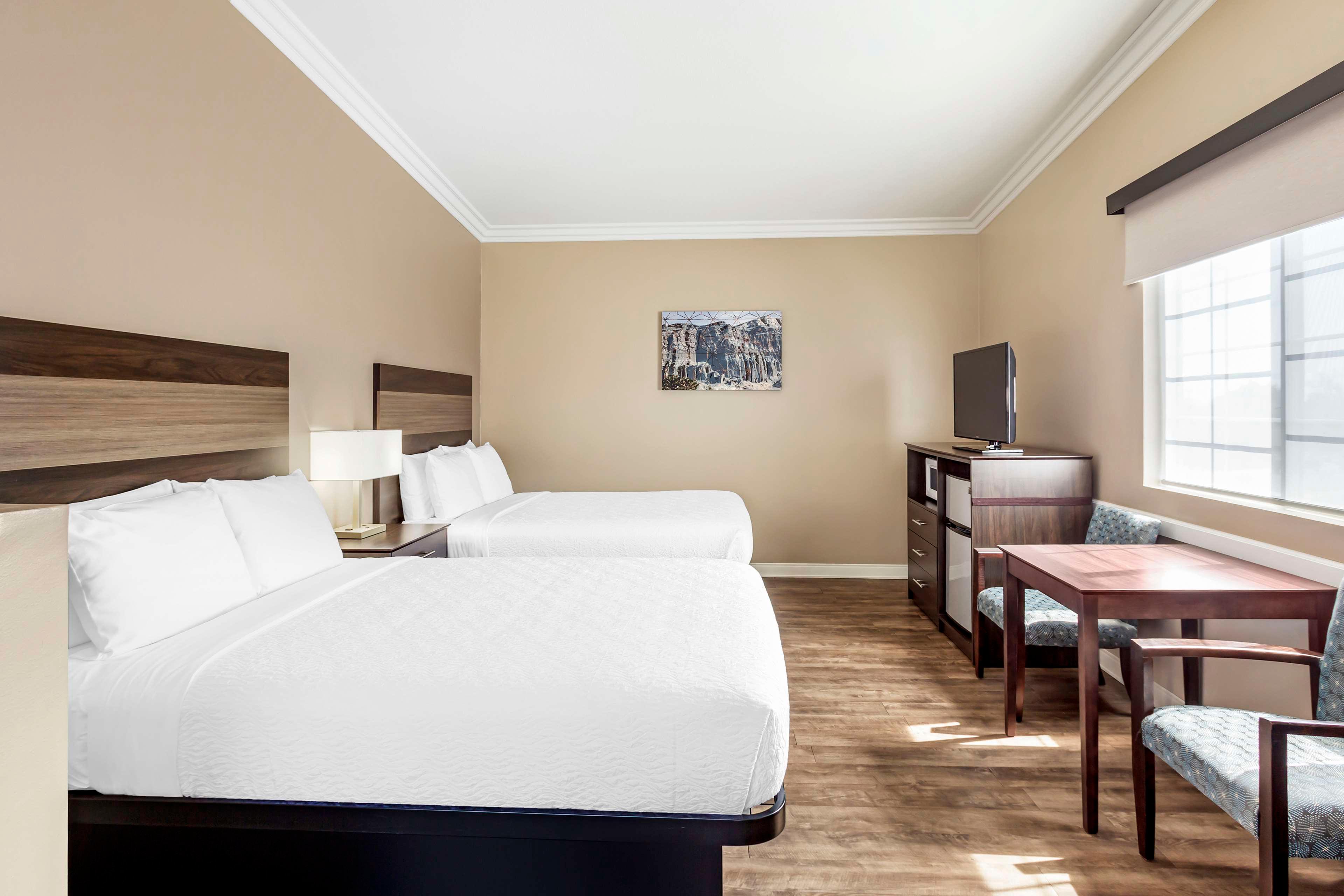 Suite Two Queen Beds