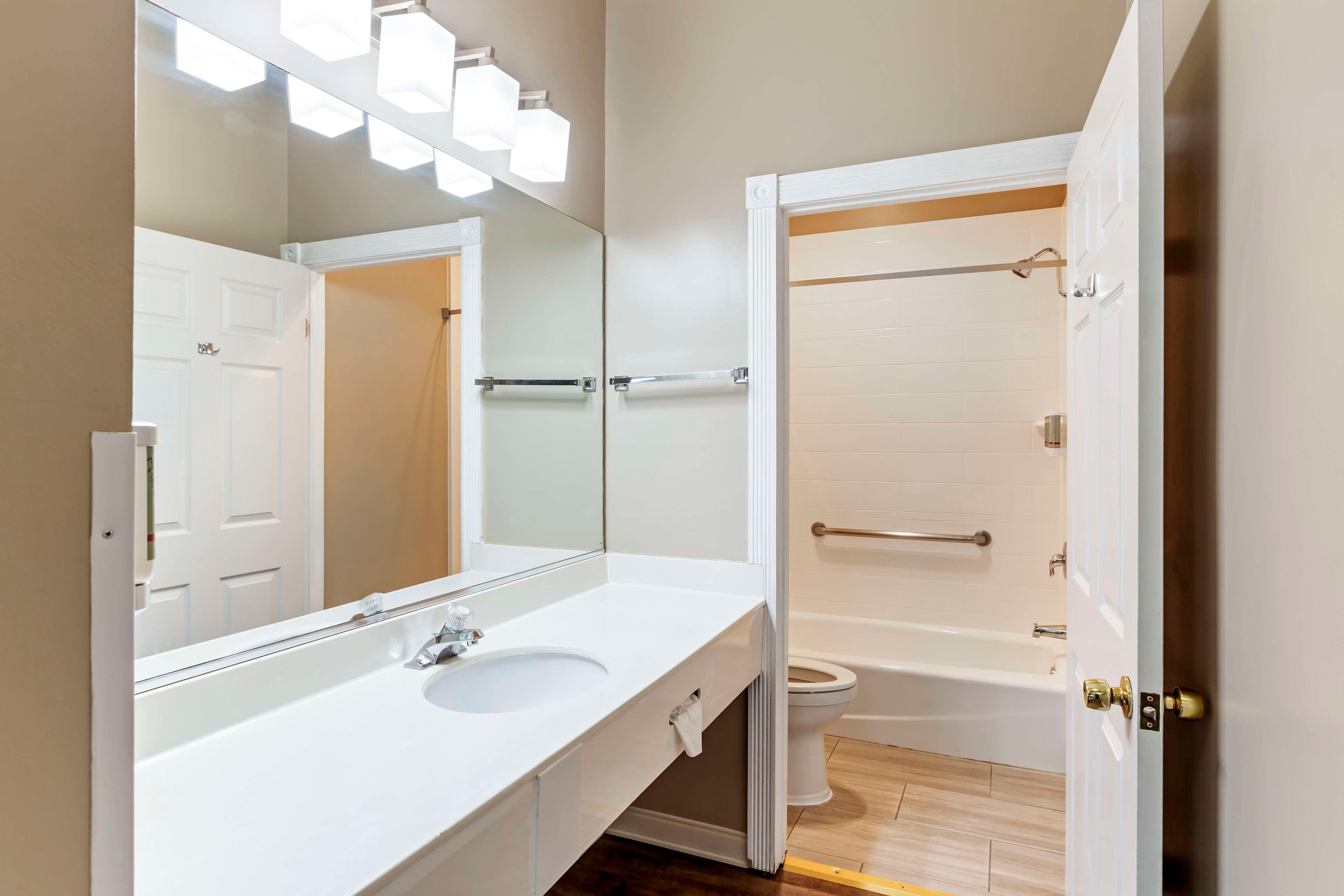 Suite Two Queen Beds Non Smoking