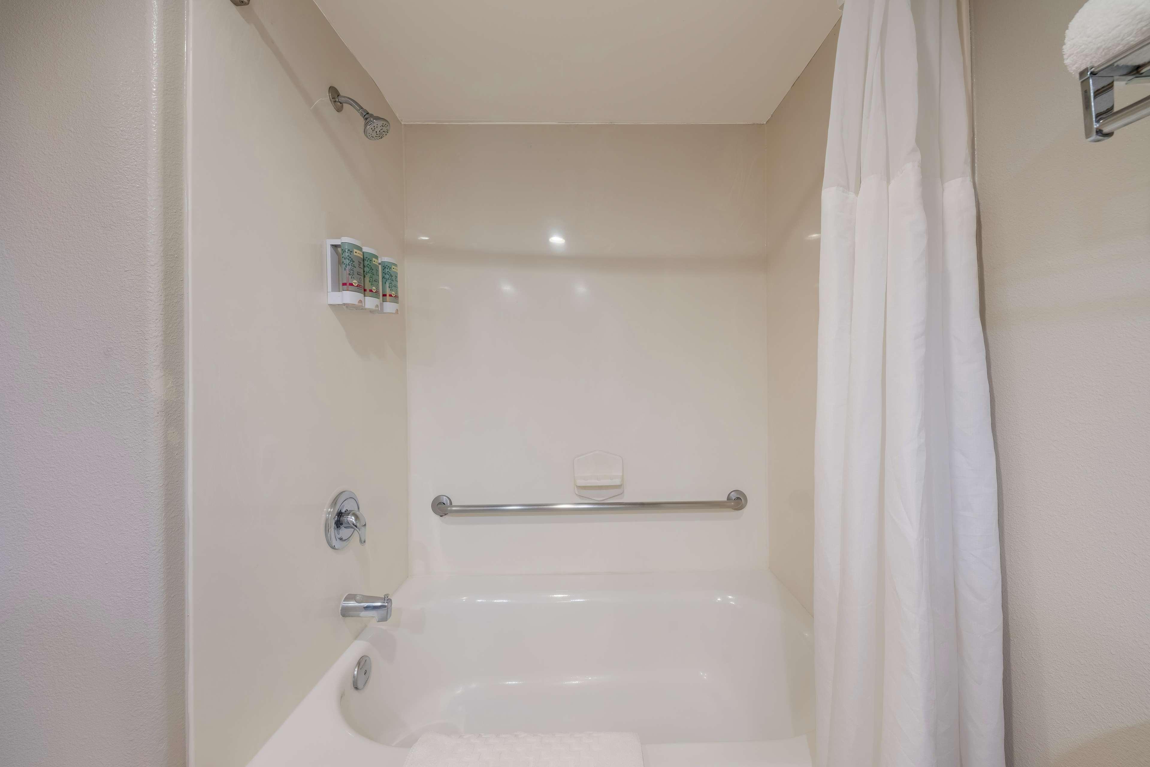 Room King Bed Non Smoking