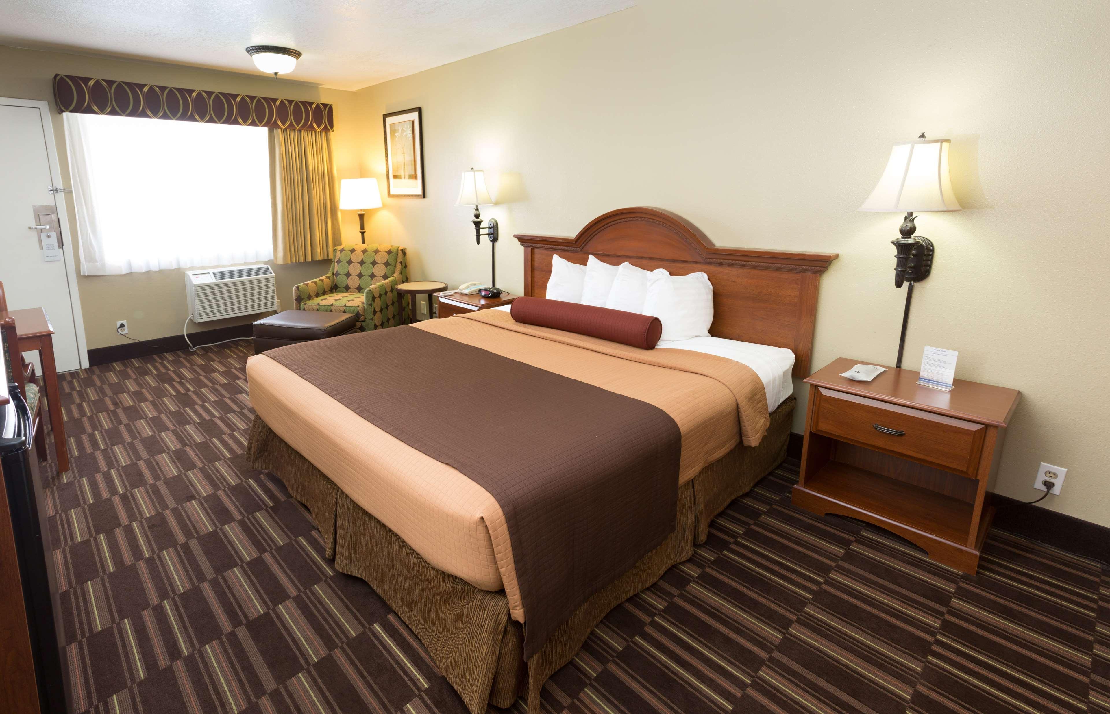 Room King Bed Non Smoking