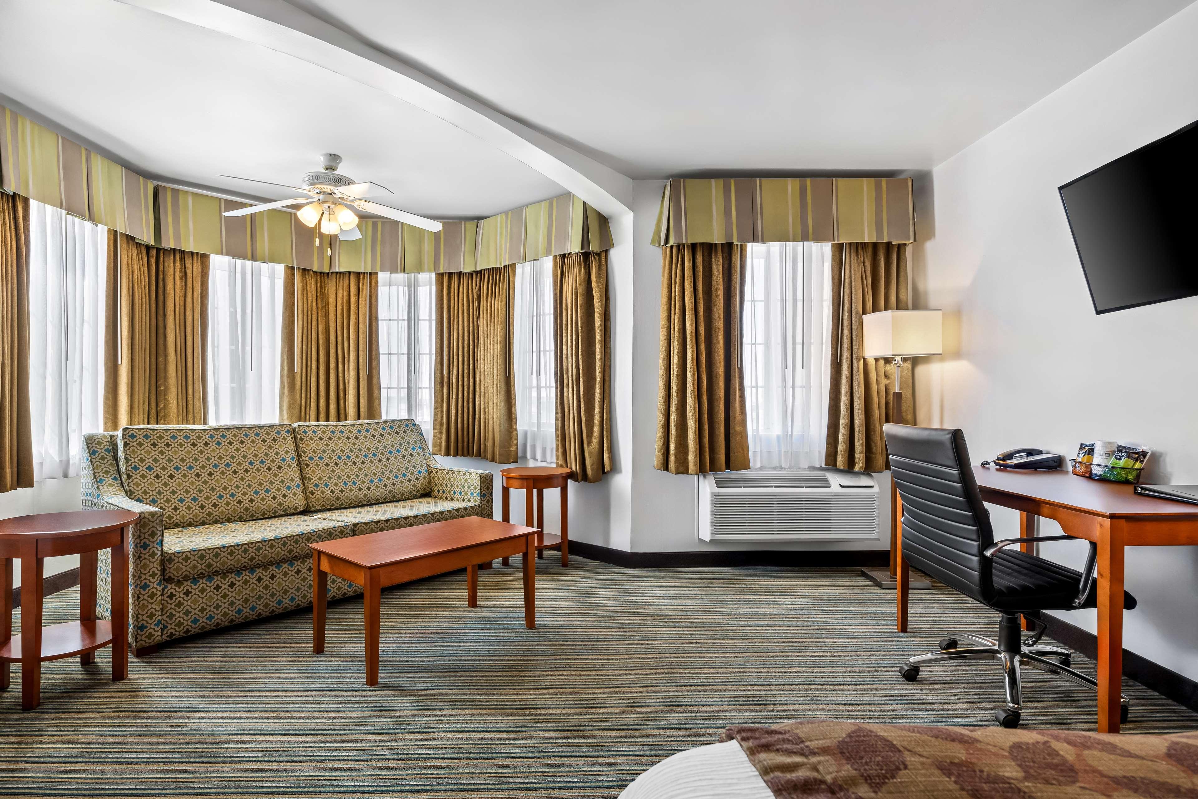 Room Deluxe Capacity 4