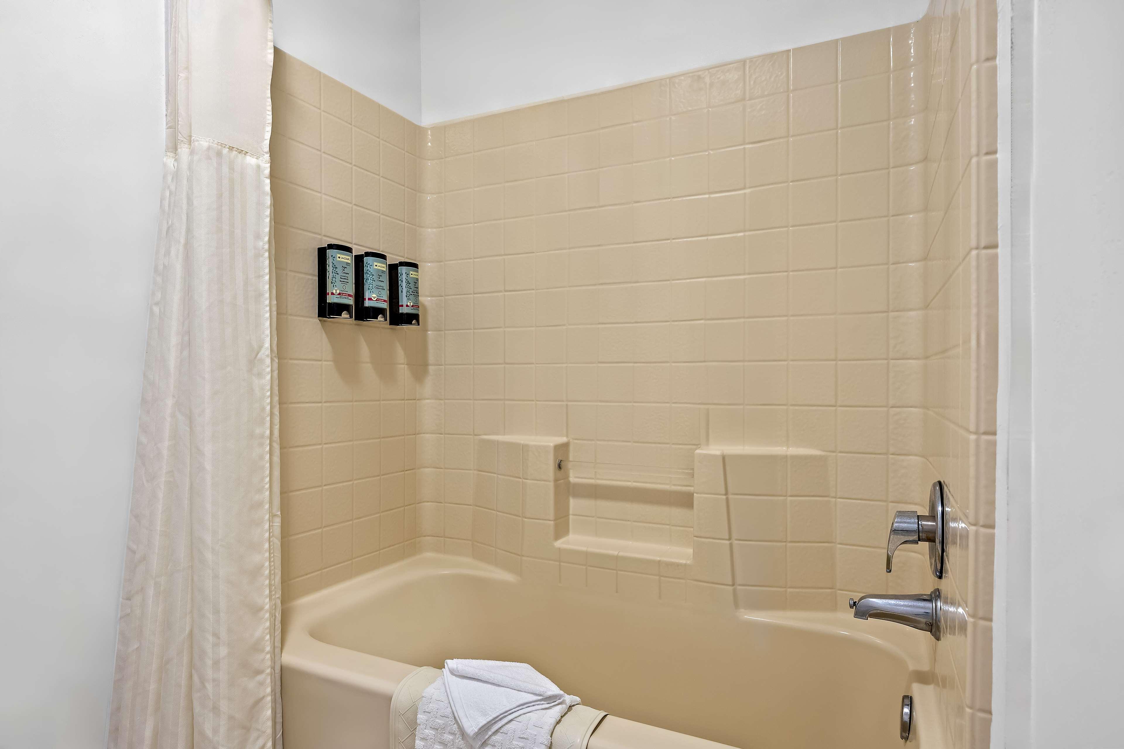 Room Deluxe Capacity 4