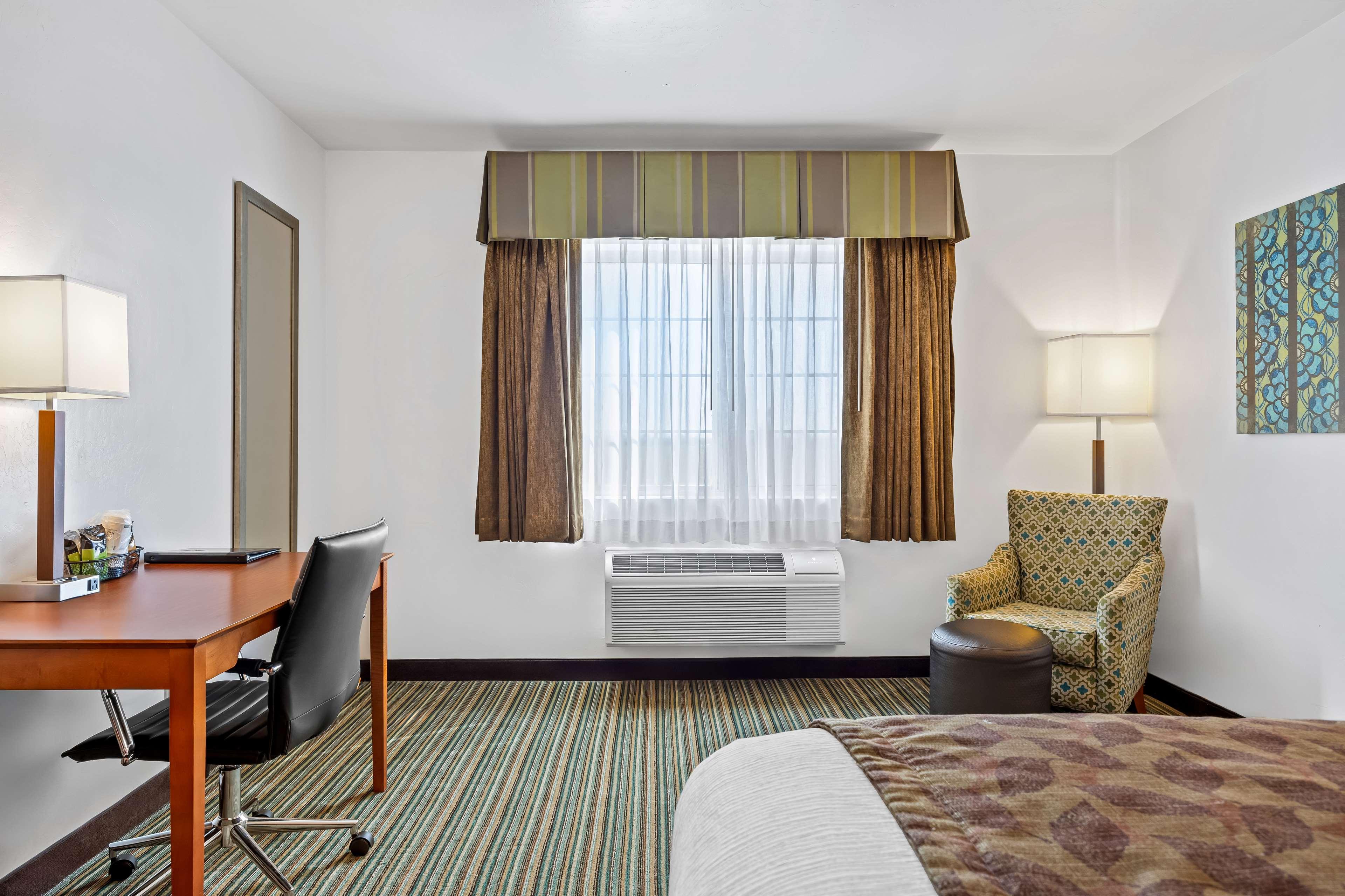 Room King Bed Non Smoking